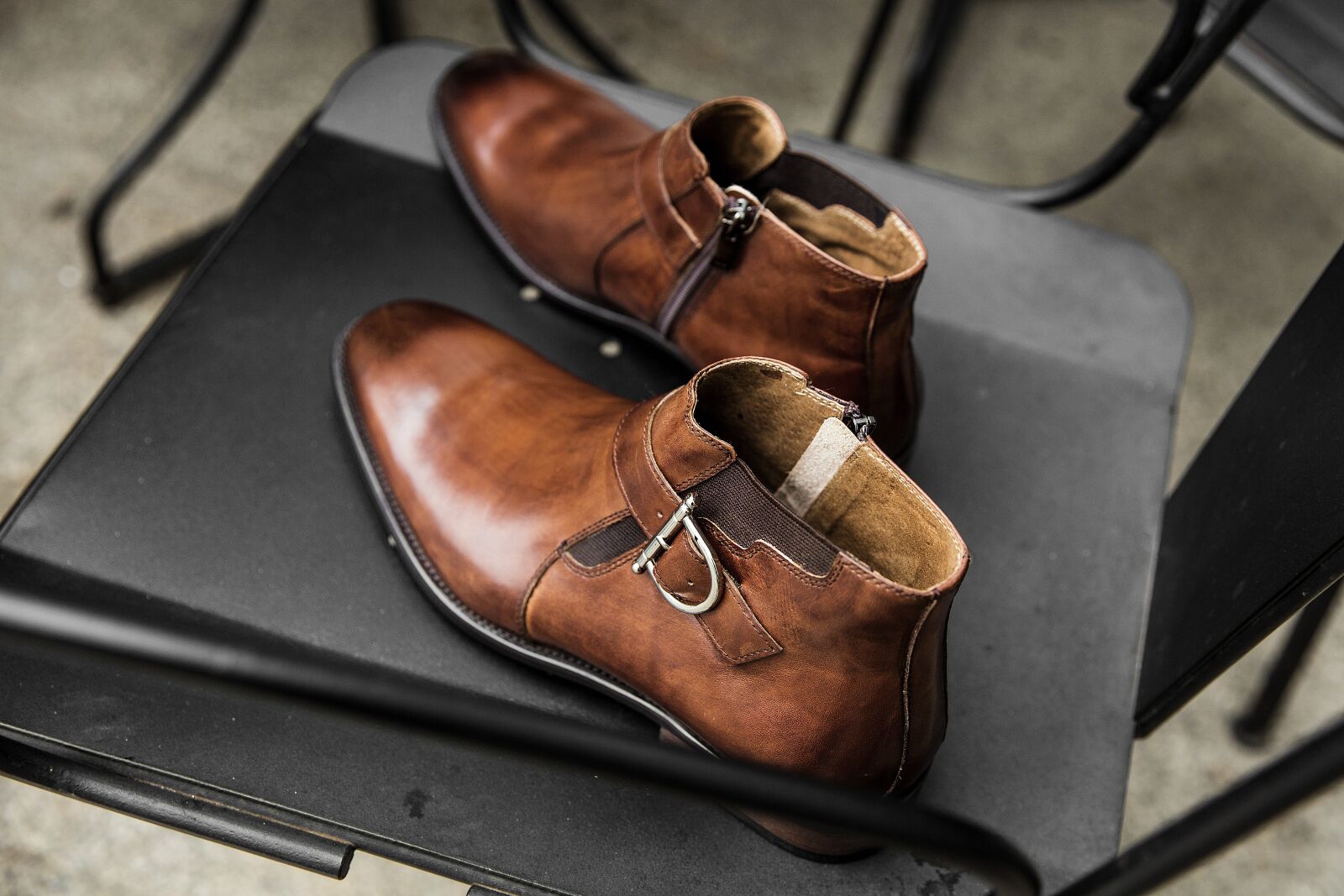 Canon EF 24-70mm F2.8L II USM sample photo. Shoes men, shoe, shine photography