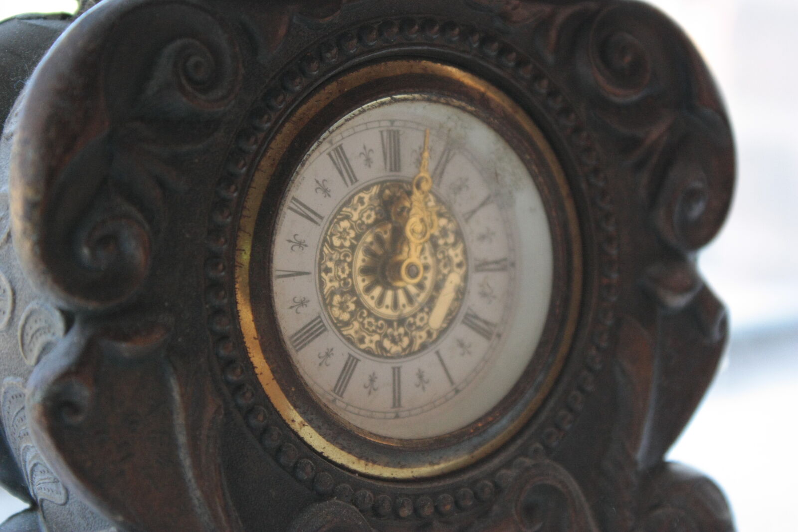 Canon EOS 450D (EOS Rebel XSi / EOS Kiss X2) sample photo. Clock, furniture, objects, old photography