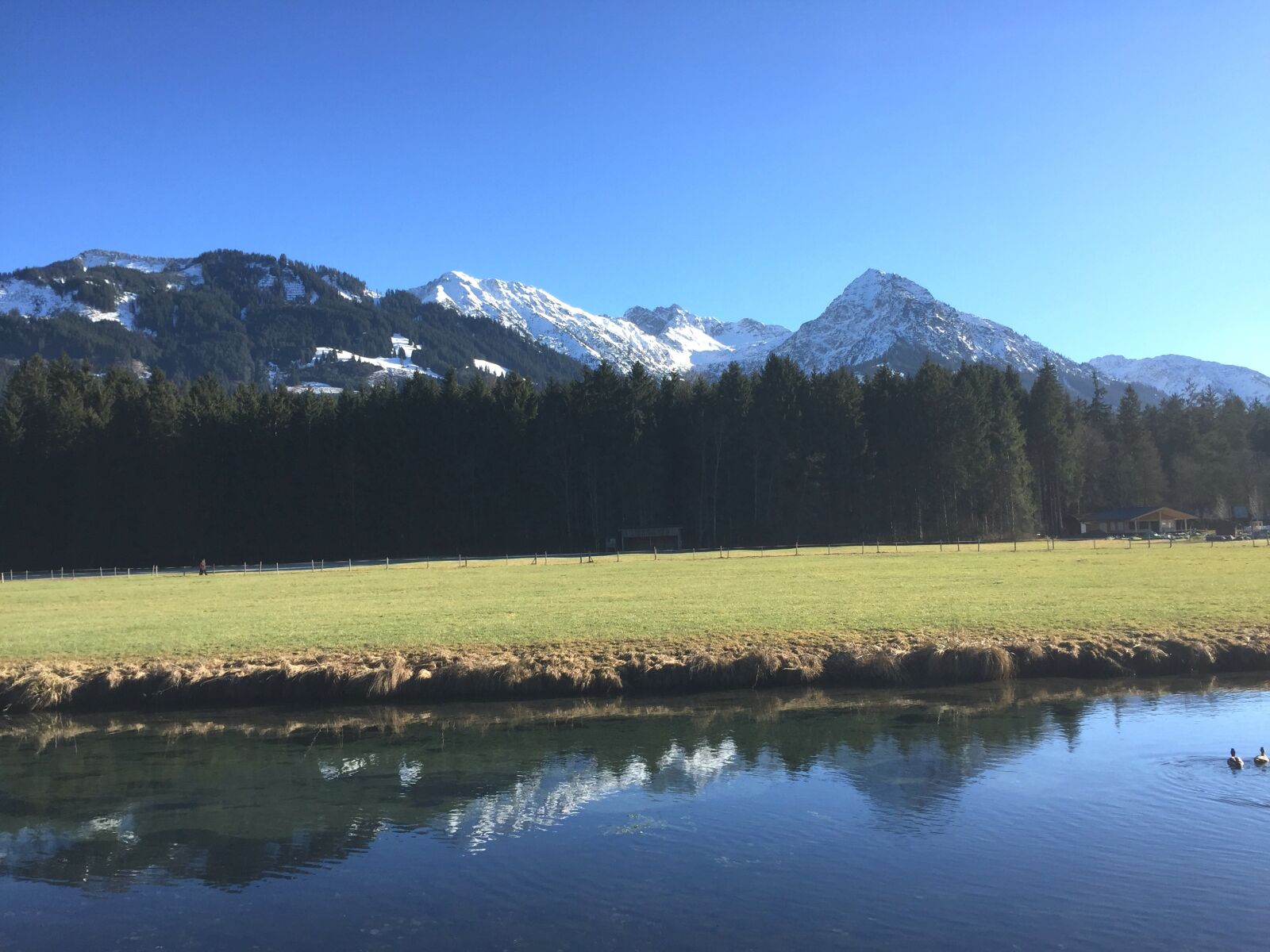 iPhone 6 back camera 4.15mm f/2.2 sample photo. Water, mountains, nature photography