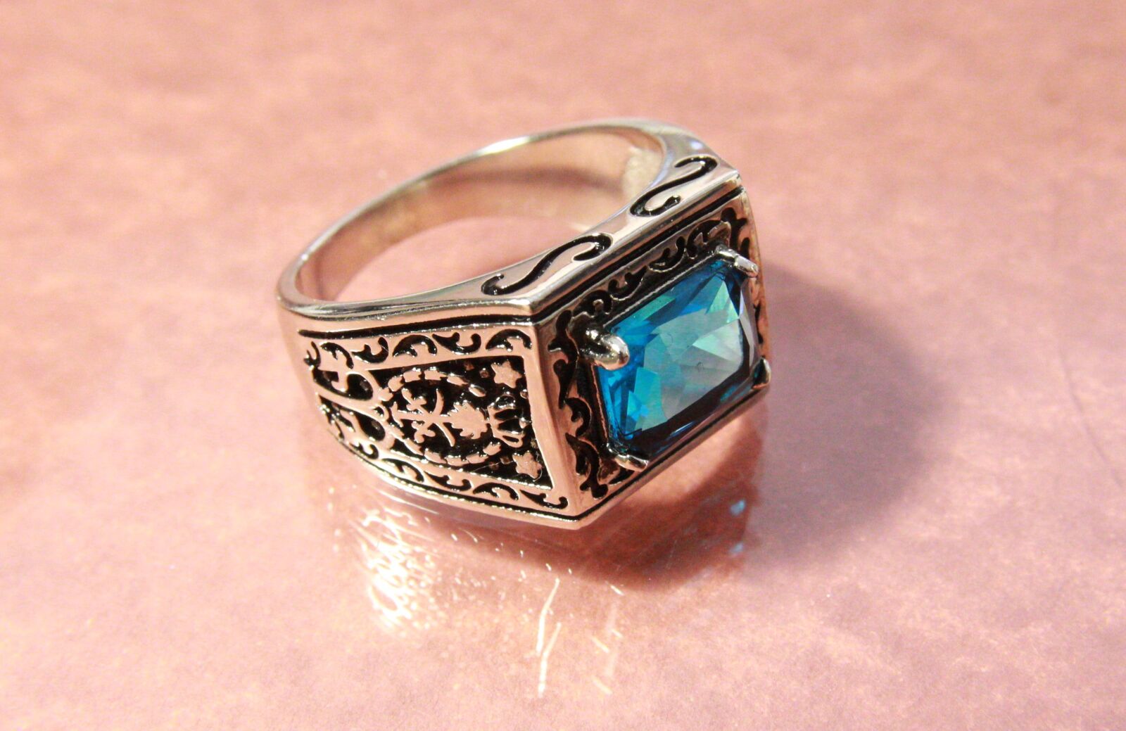 Canon EOS 1300D (EOS Rebel T6 / EOS Kiss X80) sample photo. Ring, quartz, eastern ring photography