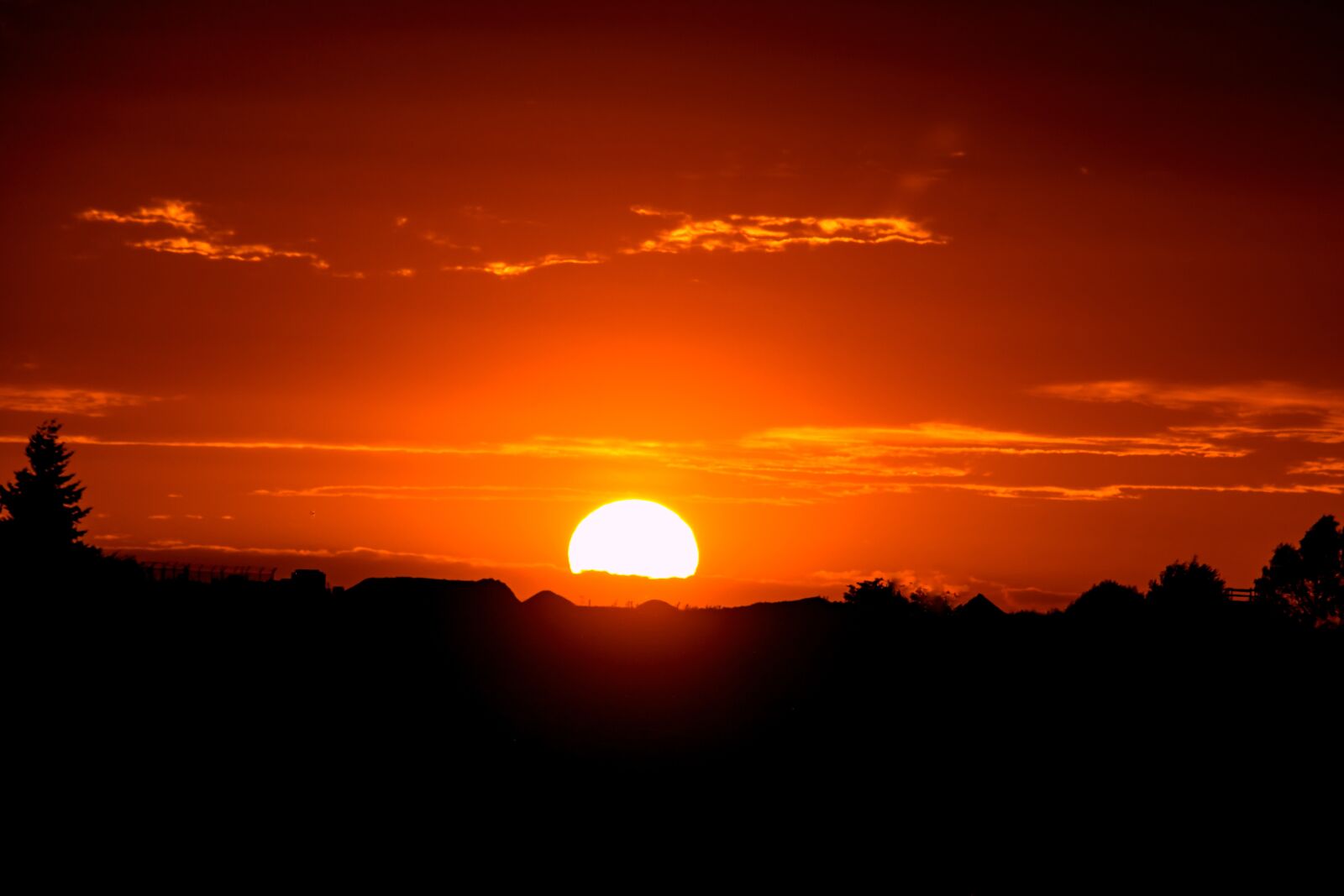 Canon EOS 750D (EOS Rebel T6i / EOS Kiss X8i) sample photo. Sunset, sun, setting sun photography