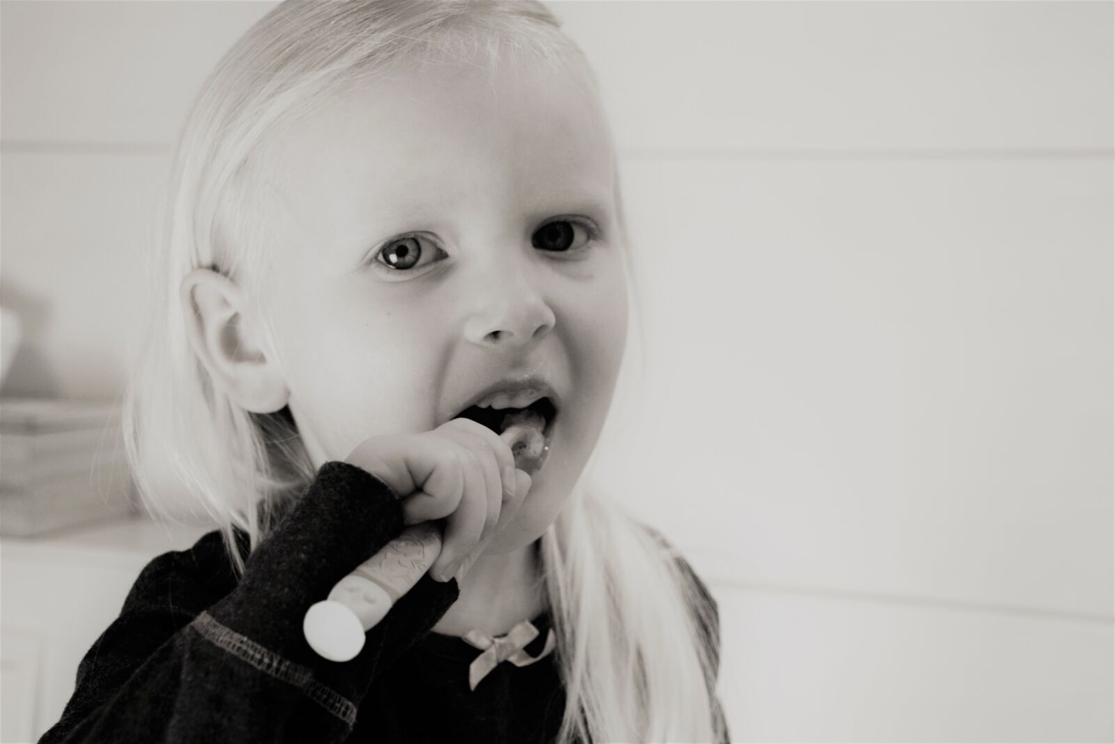 Nikon D3300 sample photo. Girl, tooth, brushing teeth photography