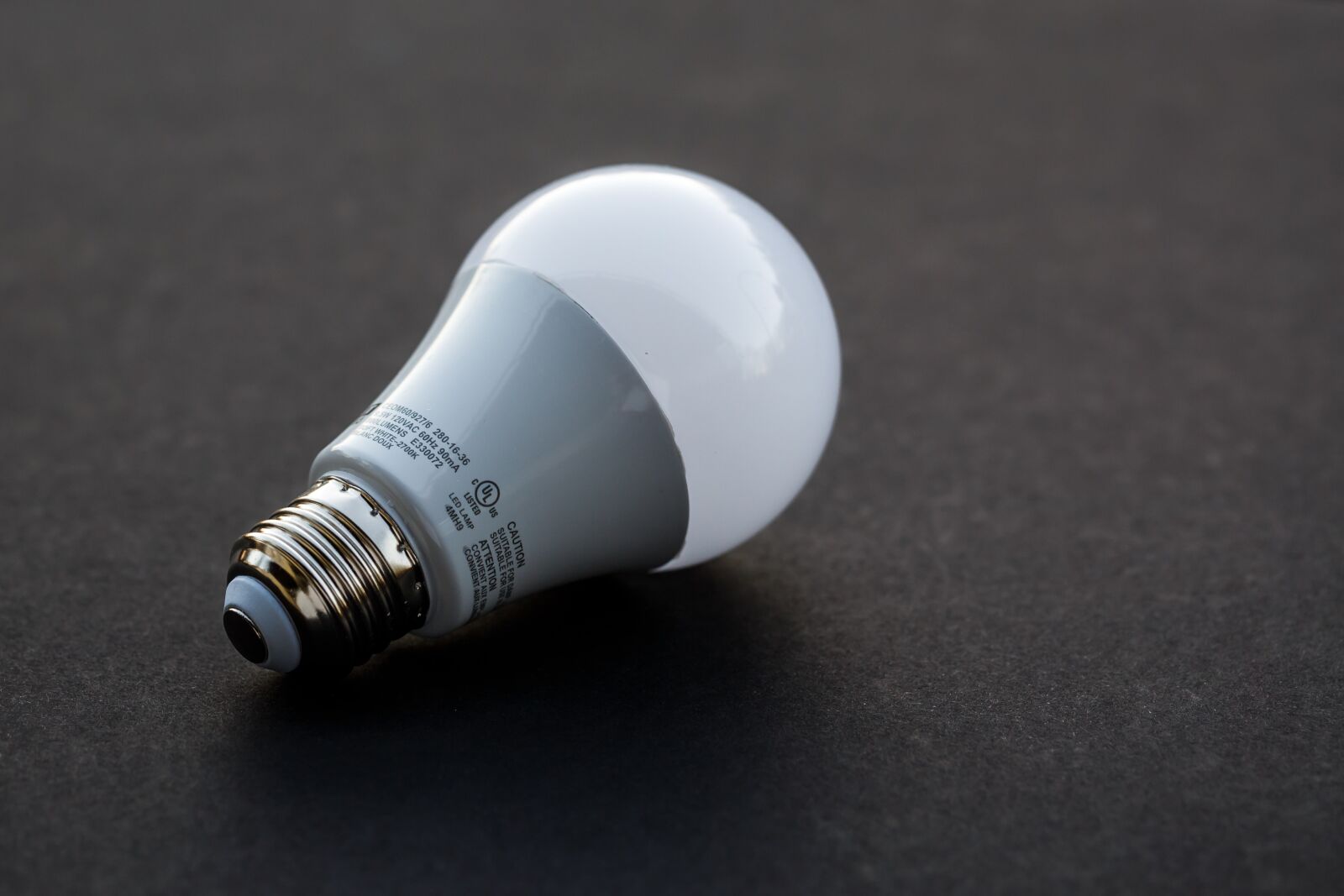 Canon EF 100mm F2.8L Macro IS USM sample photo. Light bulb, electricity, bulb photography