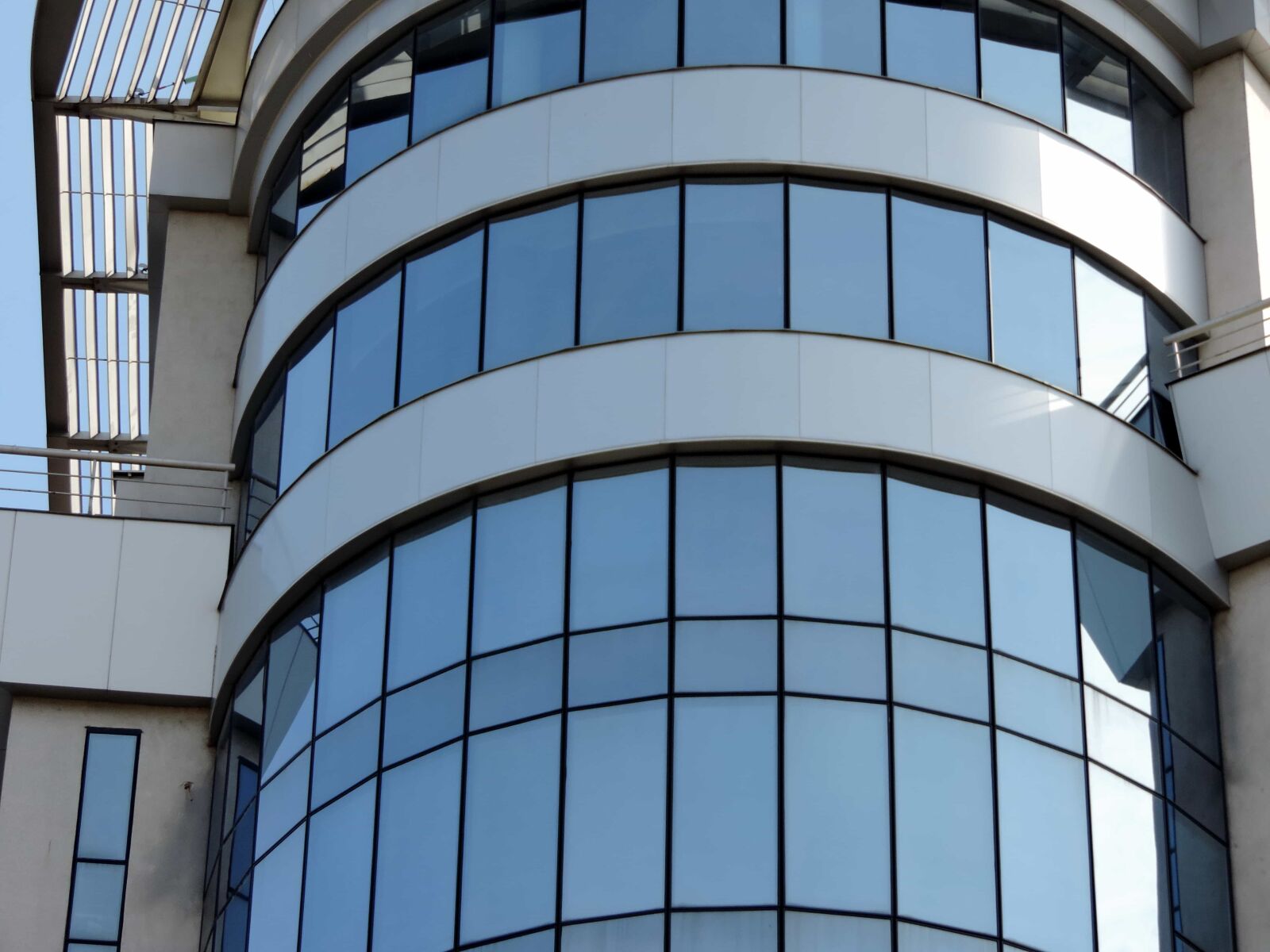 Nikon Coolpix P520 sample photo. Structure, city, architecture, building photography