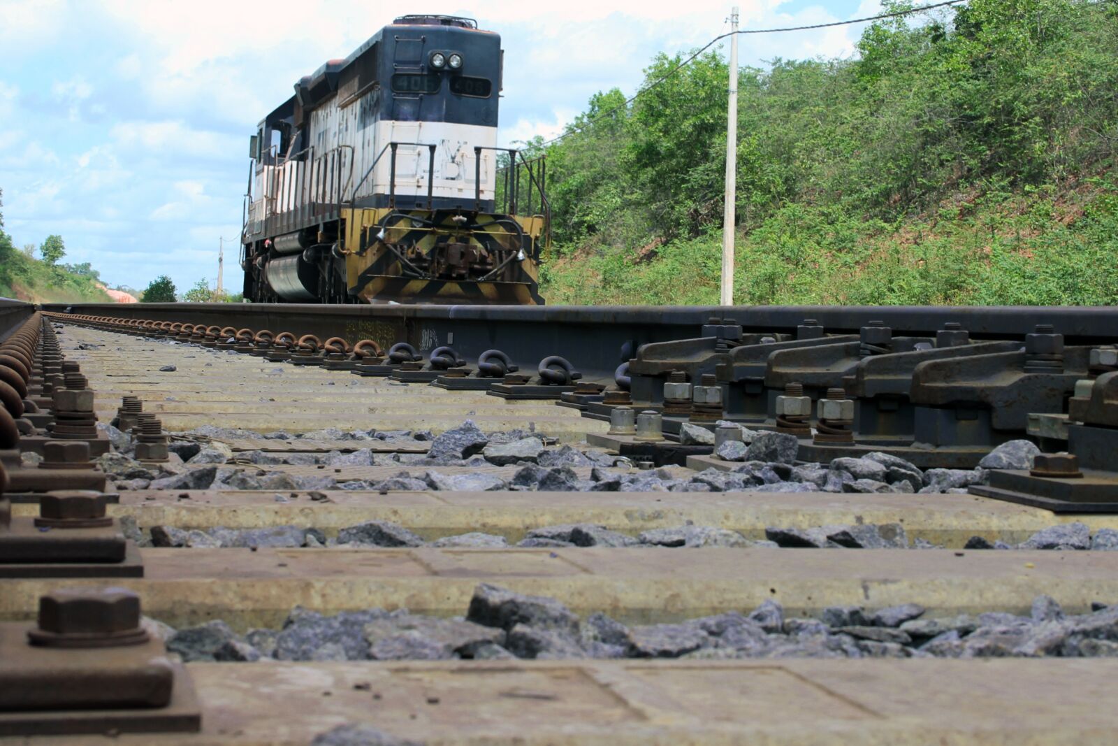 Canon EOS 60D sample photo. Train, numb, trail photography