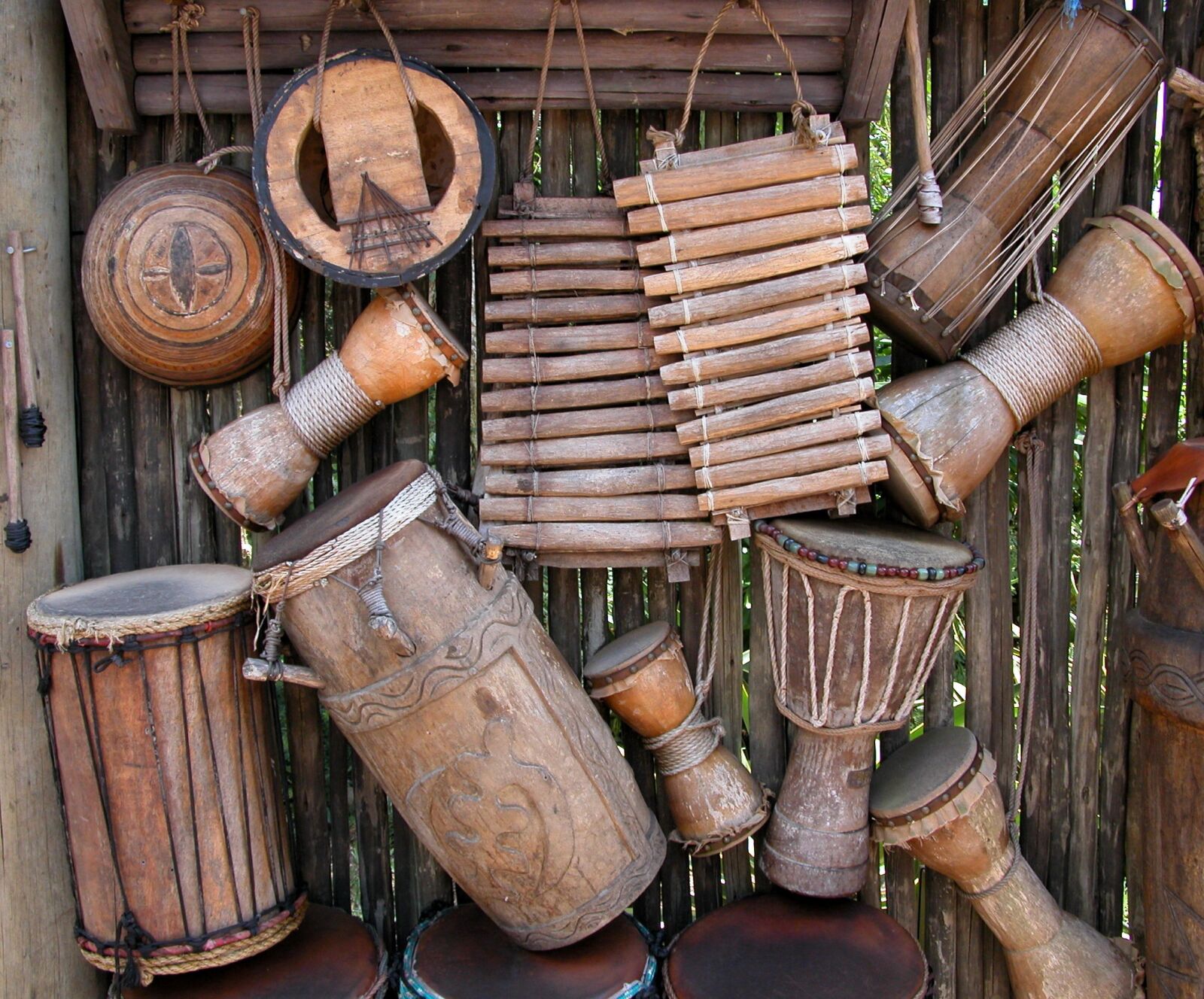 Nikon E5700 sample photo. African, instruments, background photography