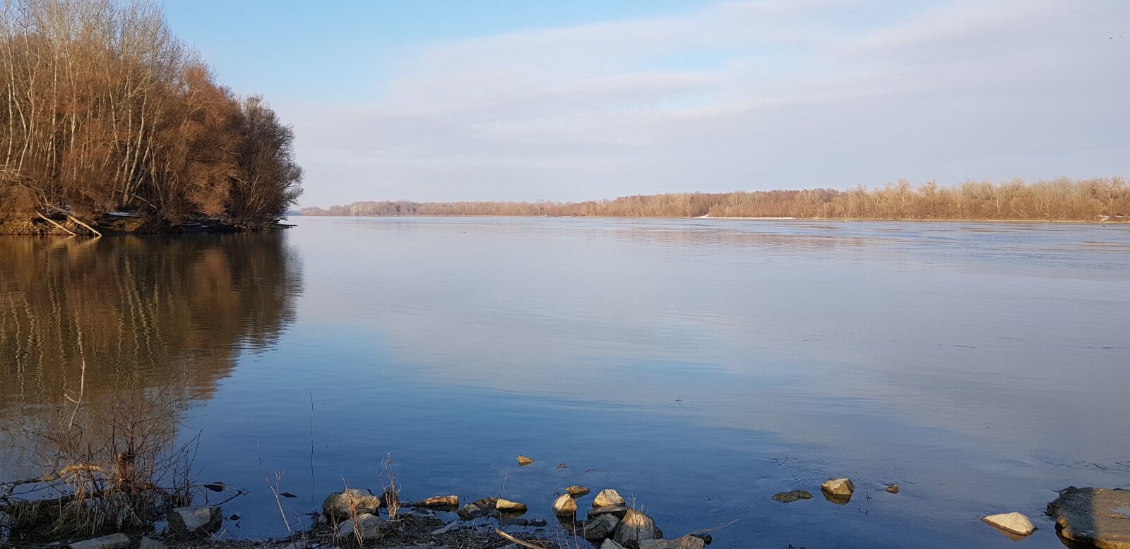 Samsung Galaxy S8 sample photo. Danube, island, water photography