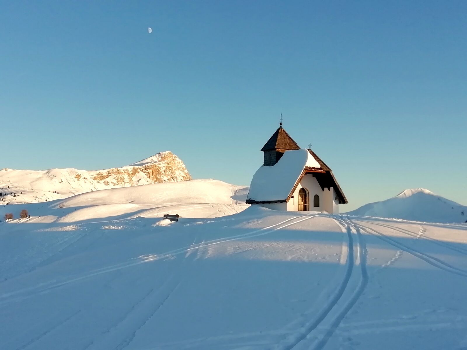 HUAWEI Honor 9 Lite sample photo. Snow, church, winter photography