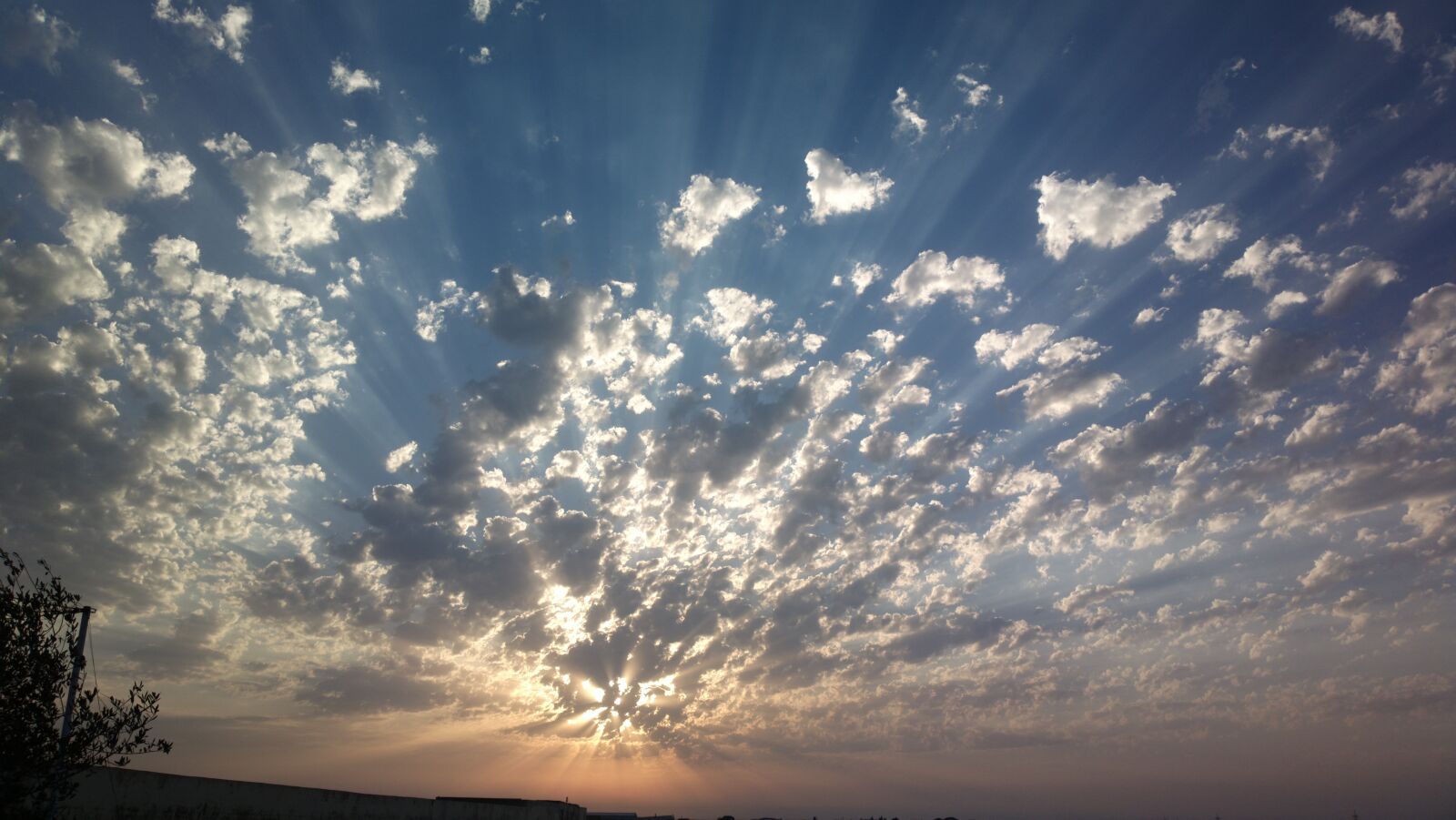 Nokia 808 PureView sample photo. Solar, cloud, sky photography