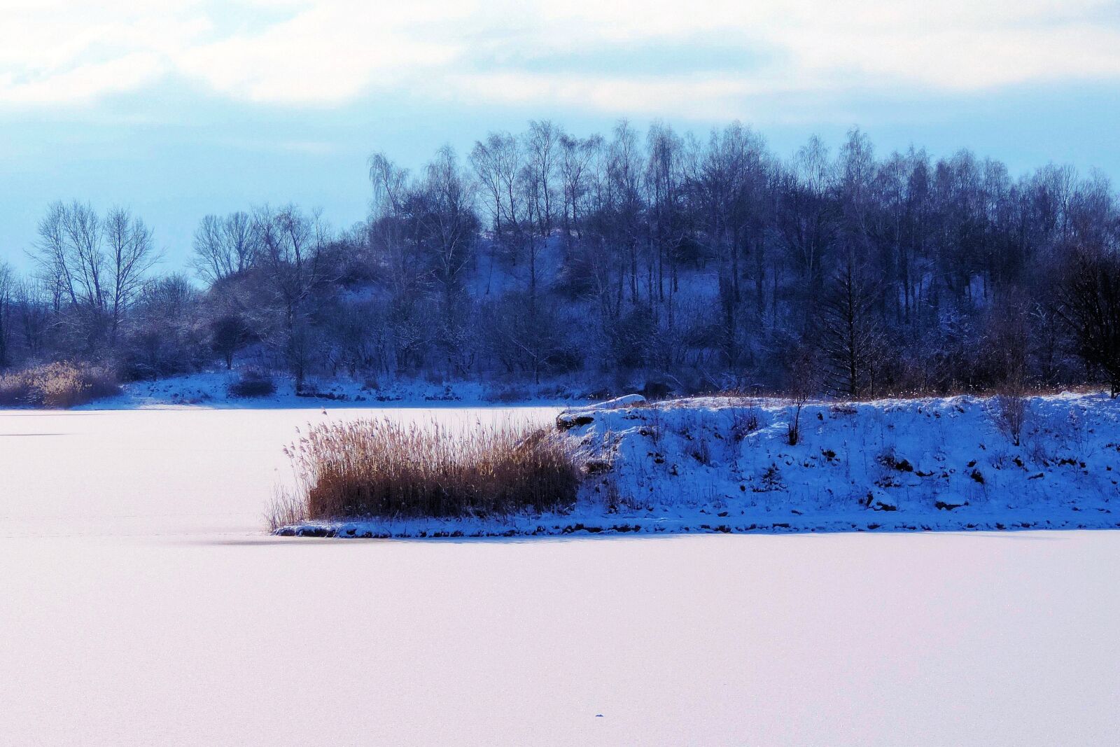 Nikon Coolpix P520 sample photo. Landscape, lake, frozen photography