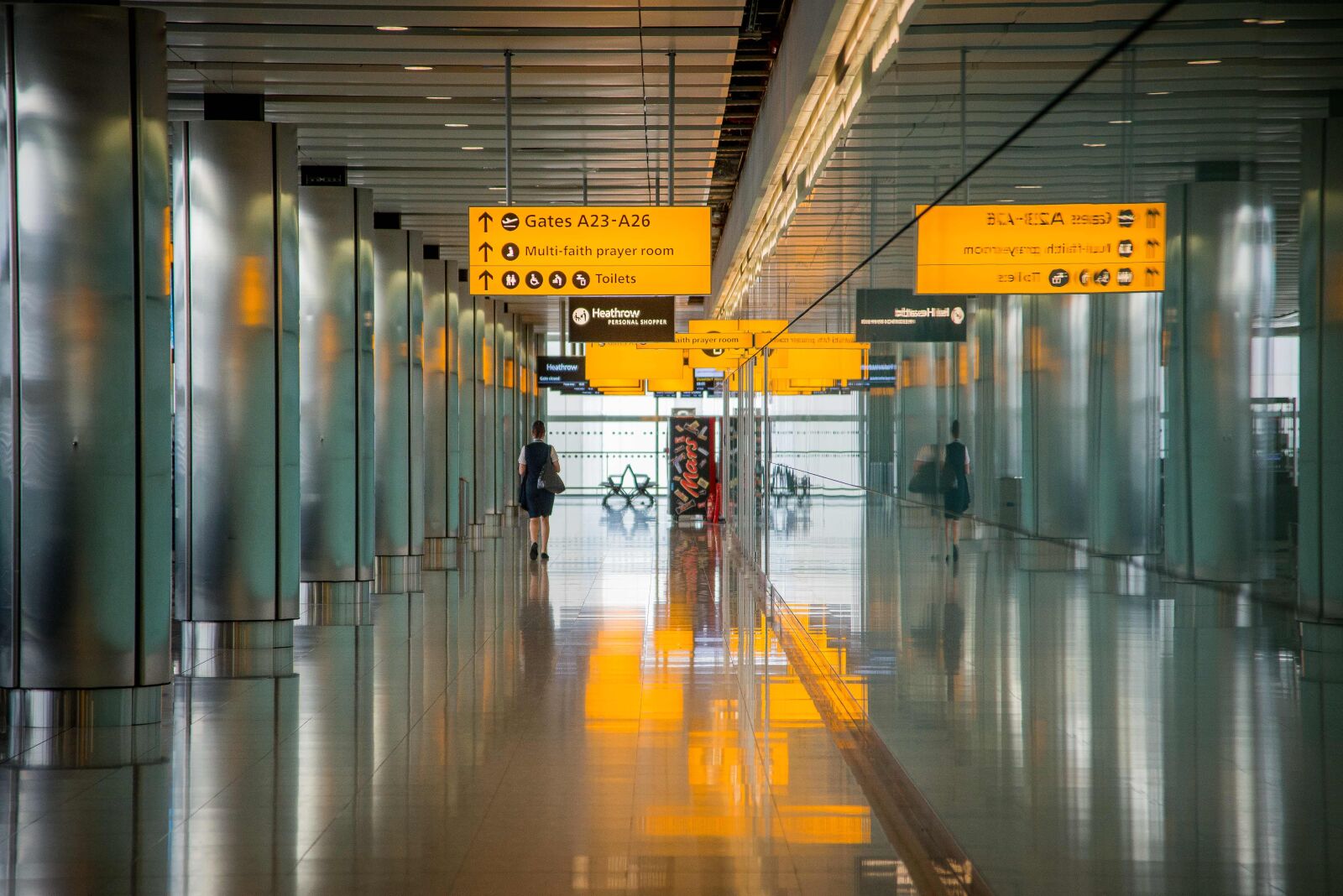 Nikon D610 sample photo. Airport, gate, terminal photography