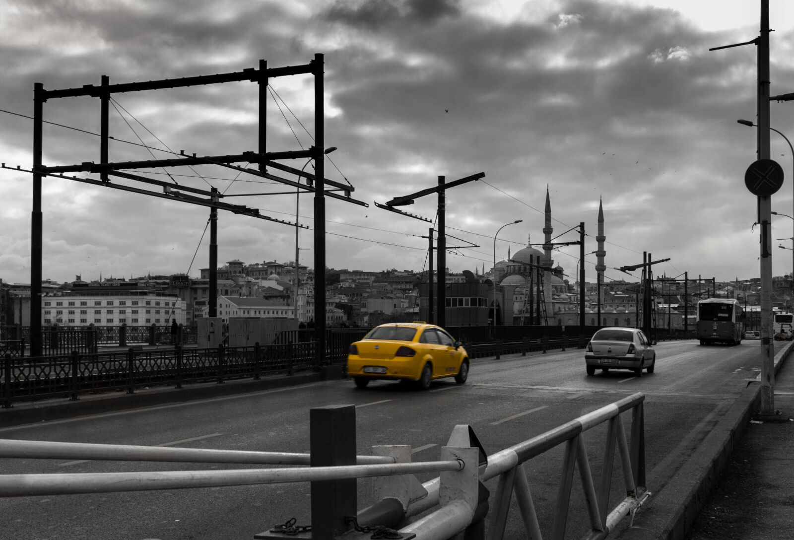 Canon EOS 700D (EOS Rebel T5i / EOS Kiss X7i) sample photo. Architecture, bridge, cab, car photography