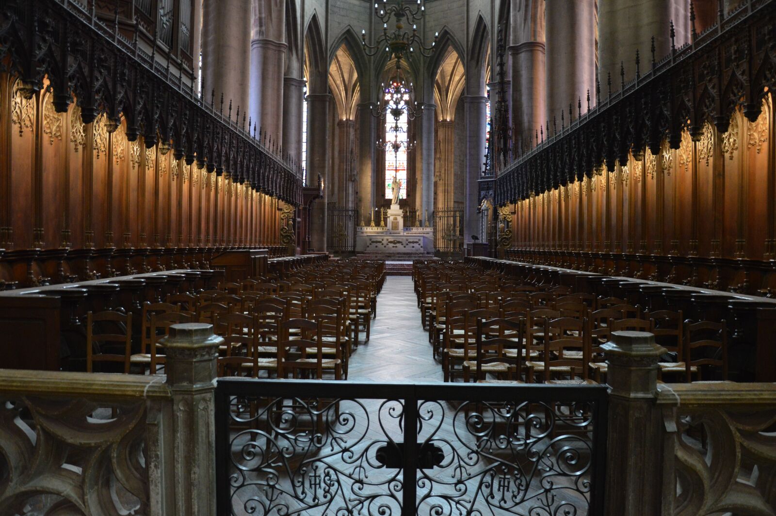 Nikon D3200 sample photo. Cathedral, church, nave photography