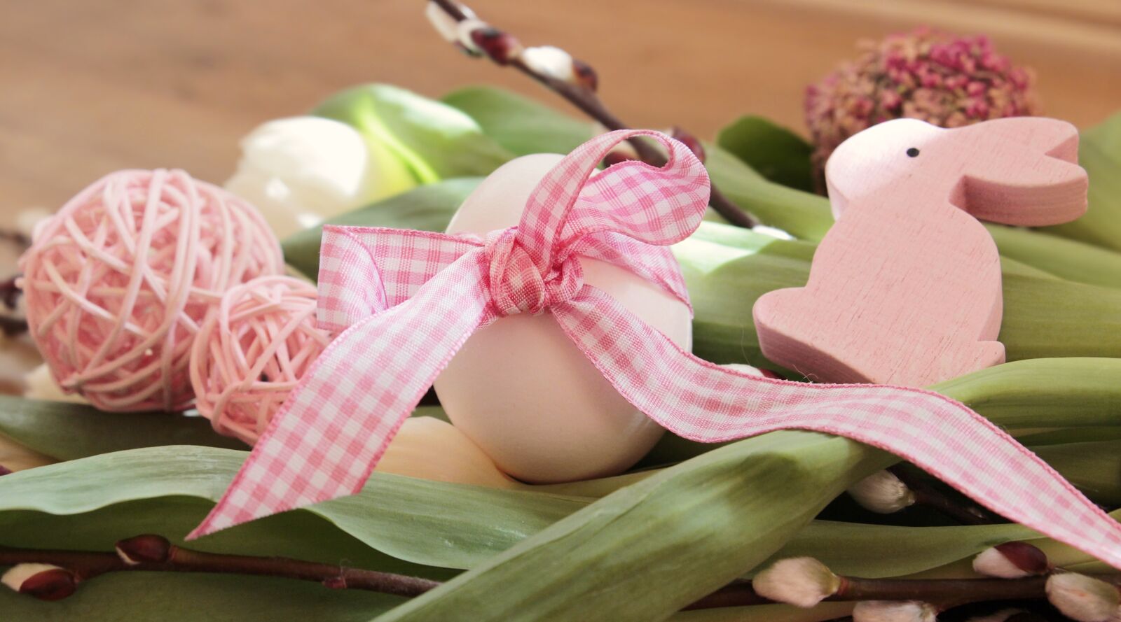 Canon EOS 100D (EOS Rebel SL1 / EOS Kiss X7) sample photo. Easter egg, easter, willow photography