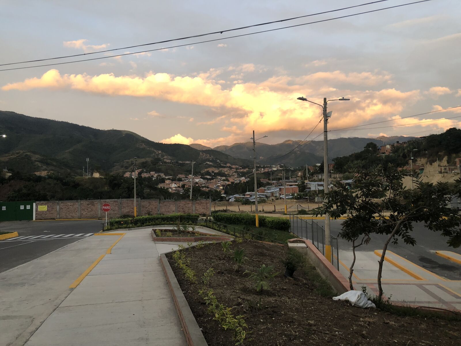 iPhone 8 Plus back dual camera 3.99mm f/1.8 sample photo. Colombia, landscape, clouds photography