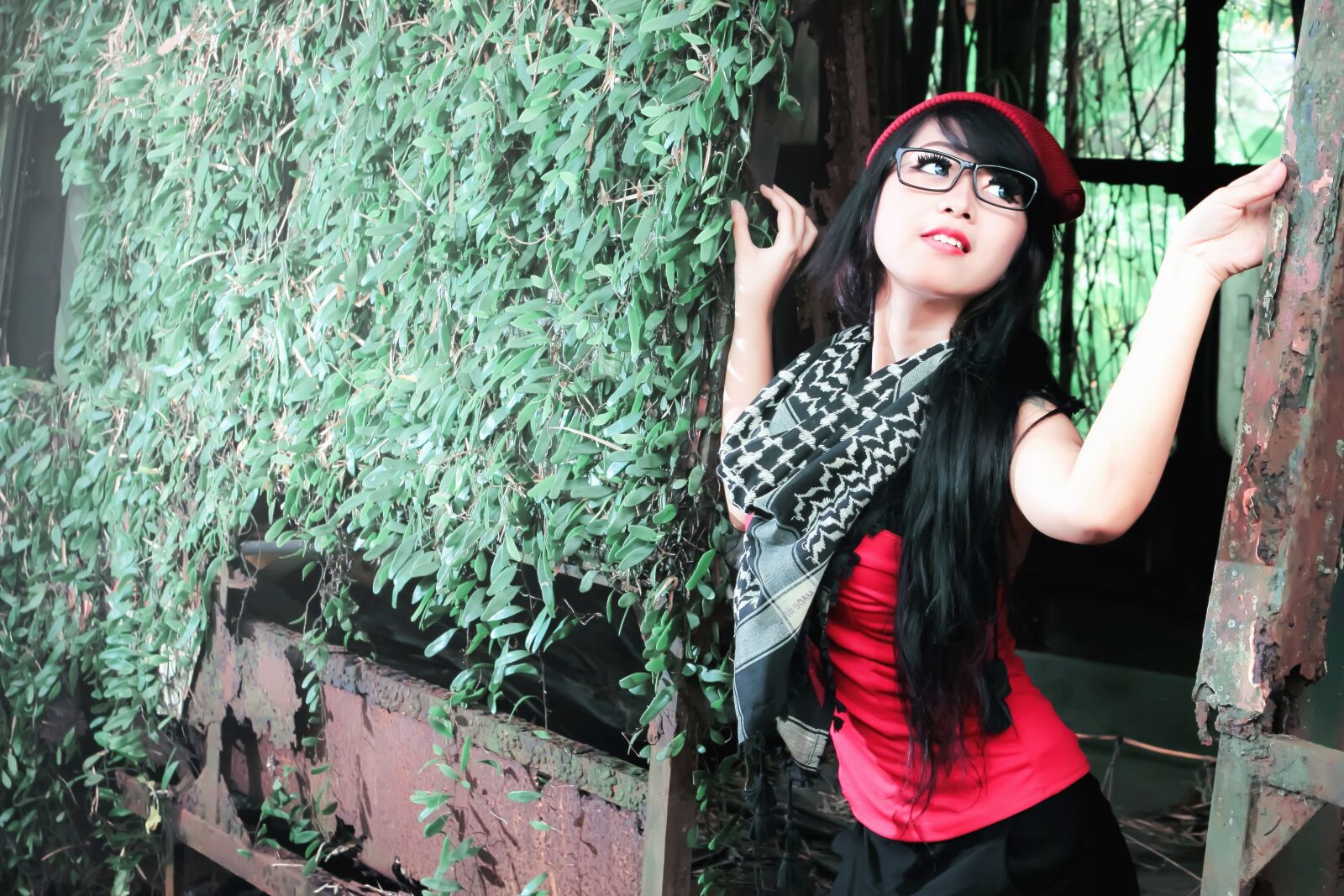Canon EOS 60D sample photo. Woman, wood, young, fashion photography