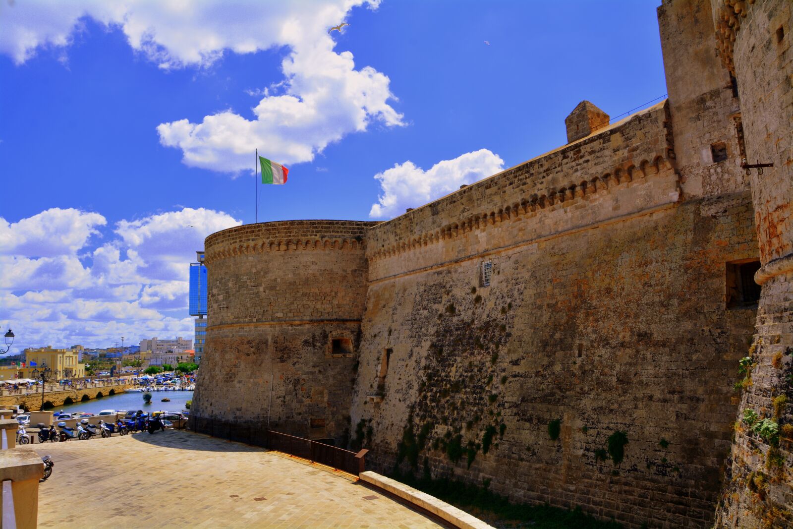 Nikon D7100 sample photo. Castle, wall, gallipoli photography