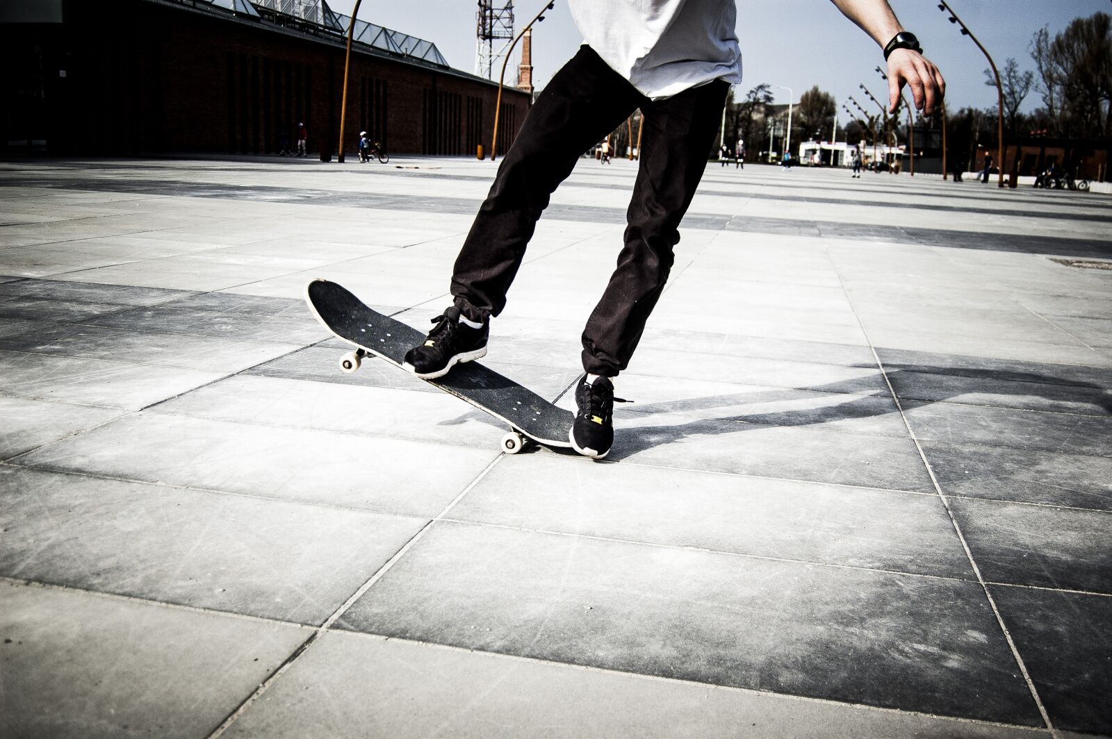 Nikon D40 sample photo. Adidas, chrome, concrete photography