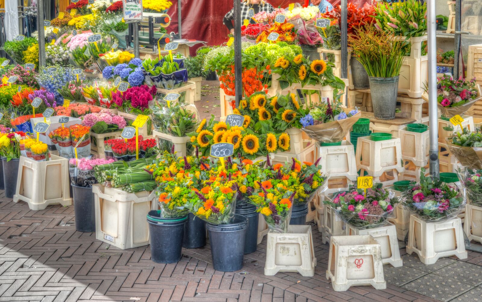 Nikon D610 sample photo. Stand, market, flowers photography
