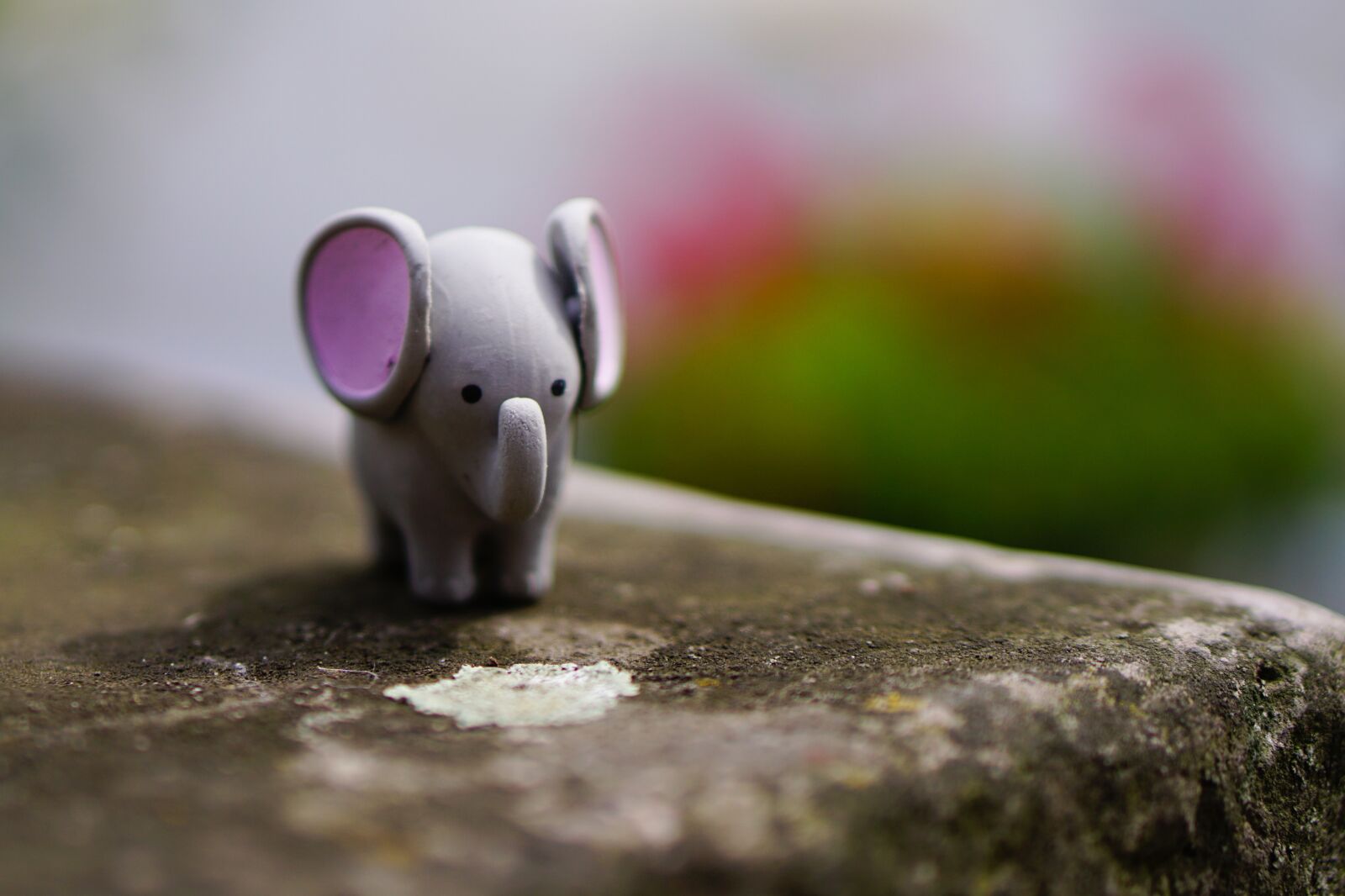 E 50mm F1.8 OSS sample photo. Elephant, toys, figure photography