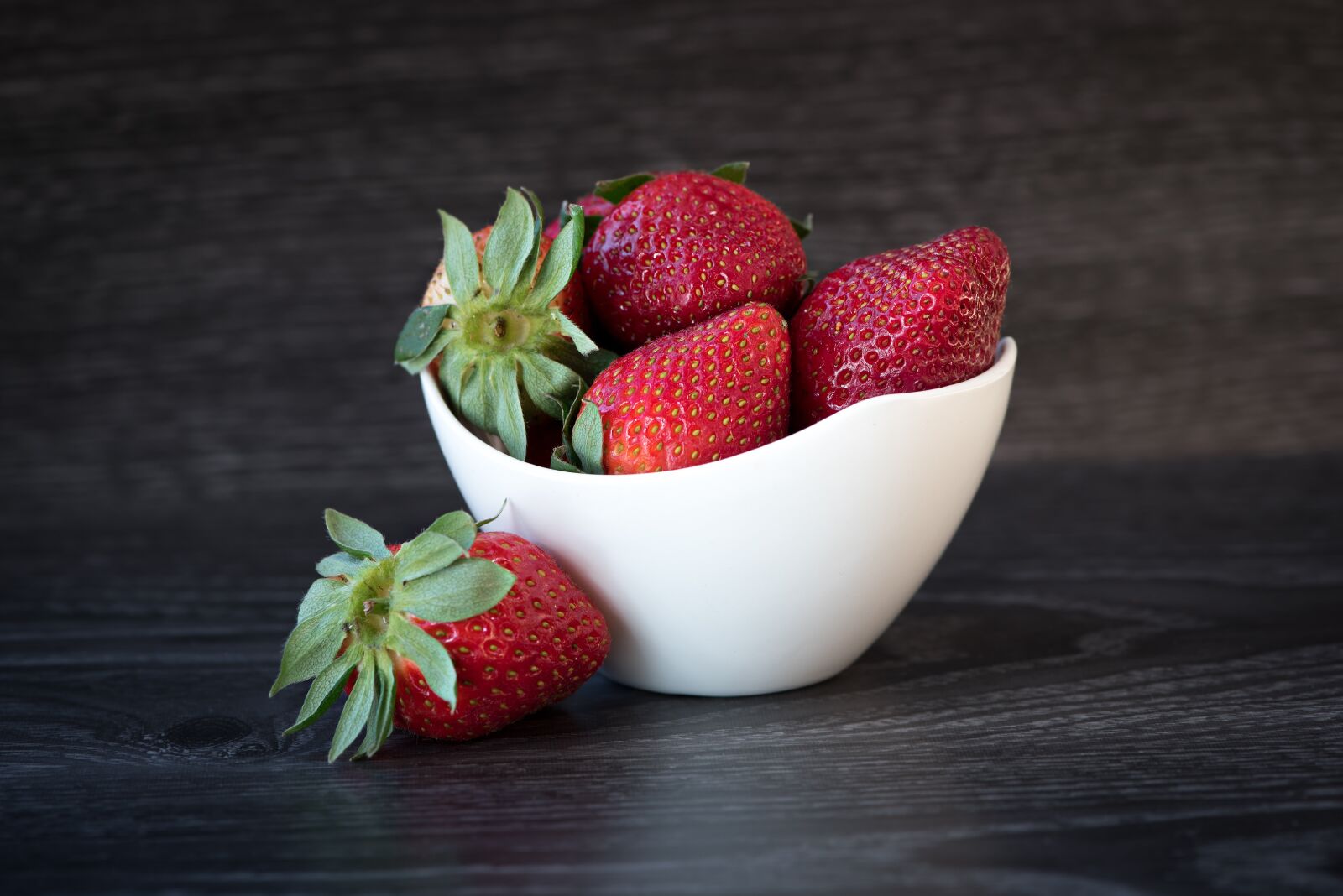 Nikon D750 sample photo. Strawberries, red, ripe photography