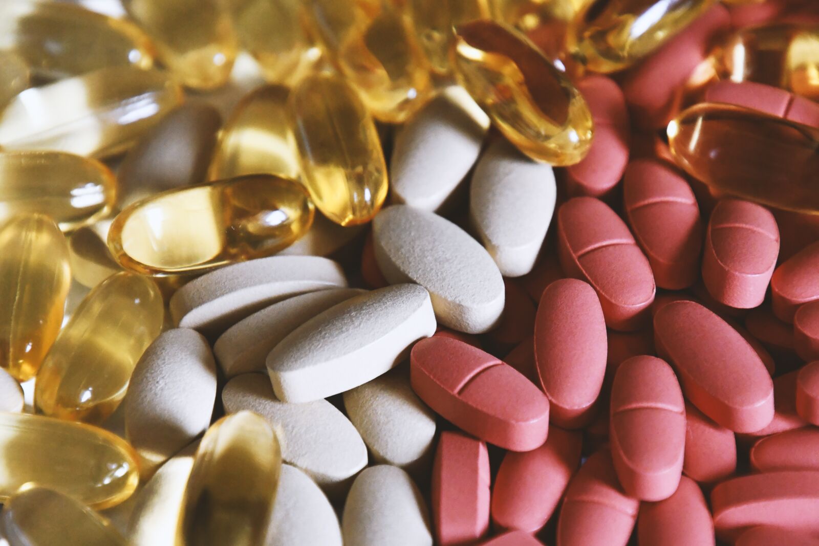 Nikon D7500 sample photo. Medicine, vitamin, prevention photography