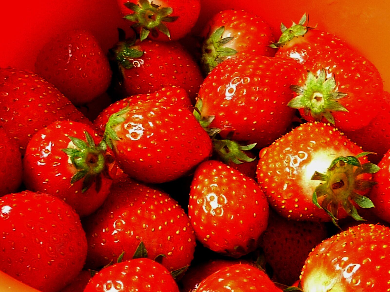Panasonic DMC-TZ7 sample photo. Strawberries, fruits, red photography