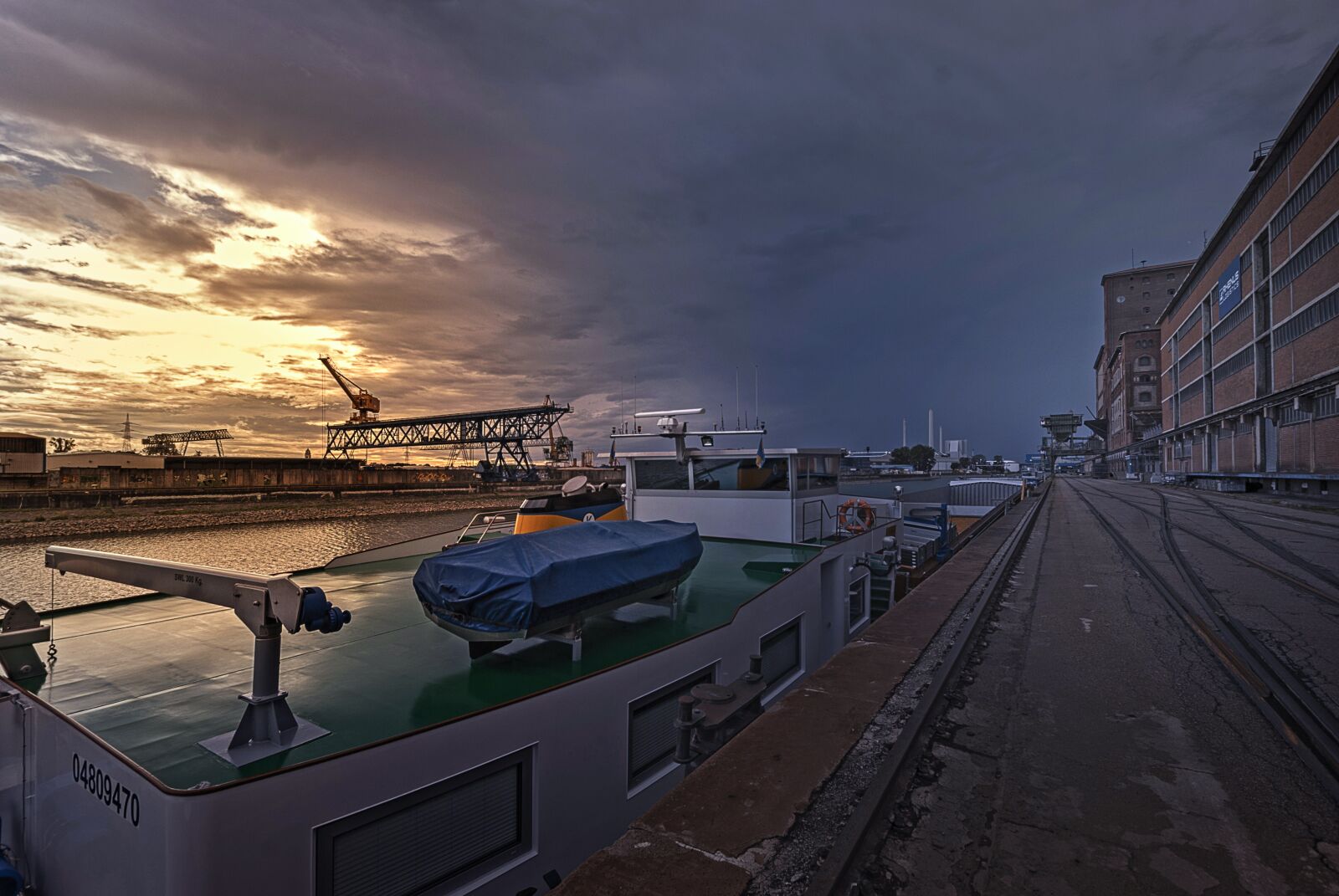 Nikon D200 sample photo. Karlsruhe, rhine harbor, port photography