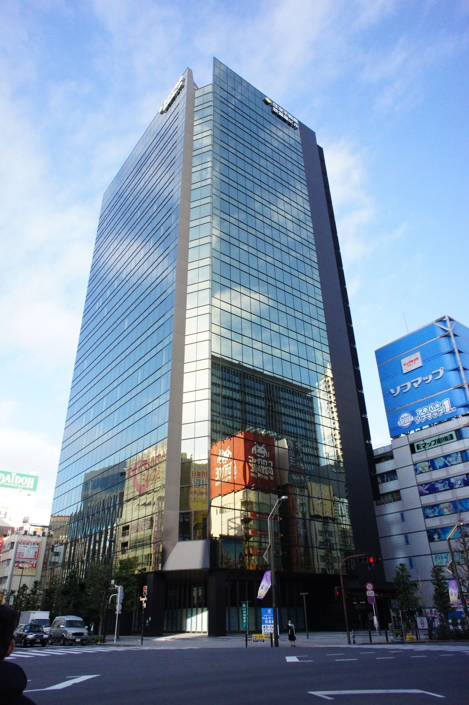 Sony Alpha NEX-3 + Sony E 16mm F2.8 sample photo. Akihabara, bldg hikaru, central photography