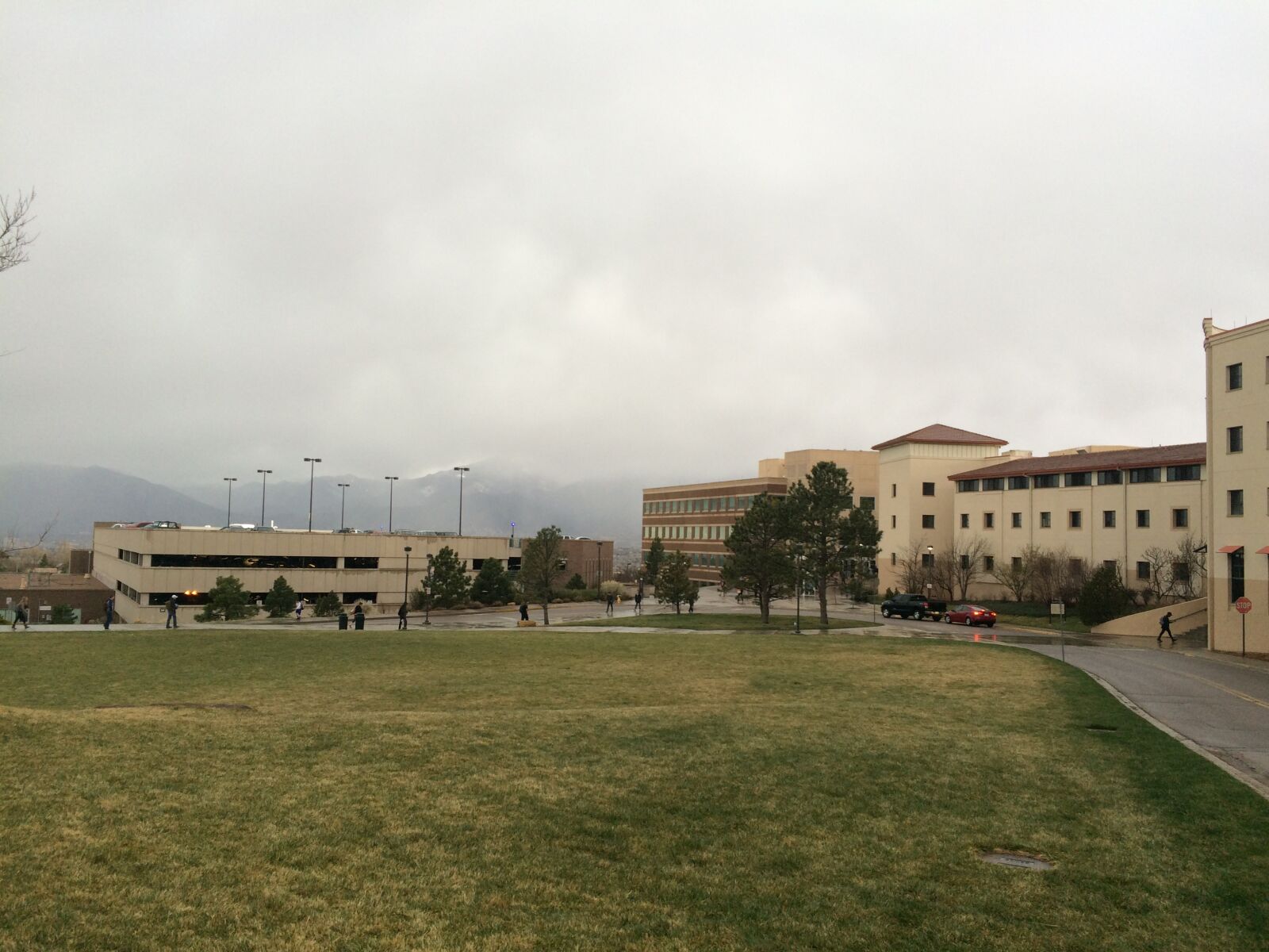 iPhone 5s back camera 4.15mm f/2.2 sample photo. Cloud, college, nature, outdoors photography