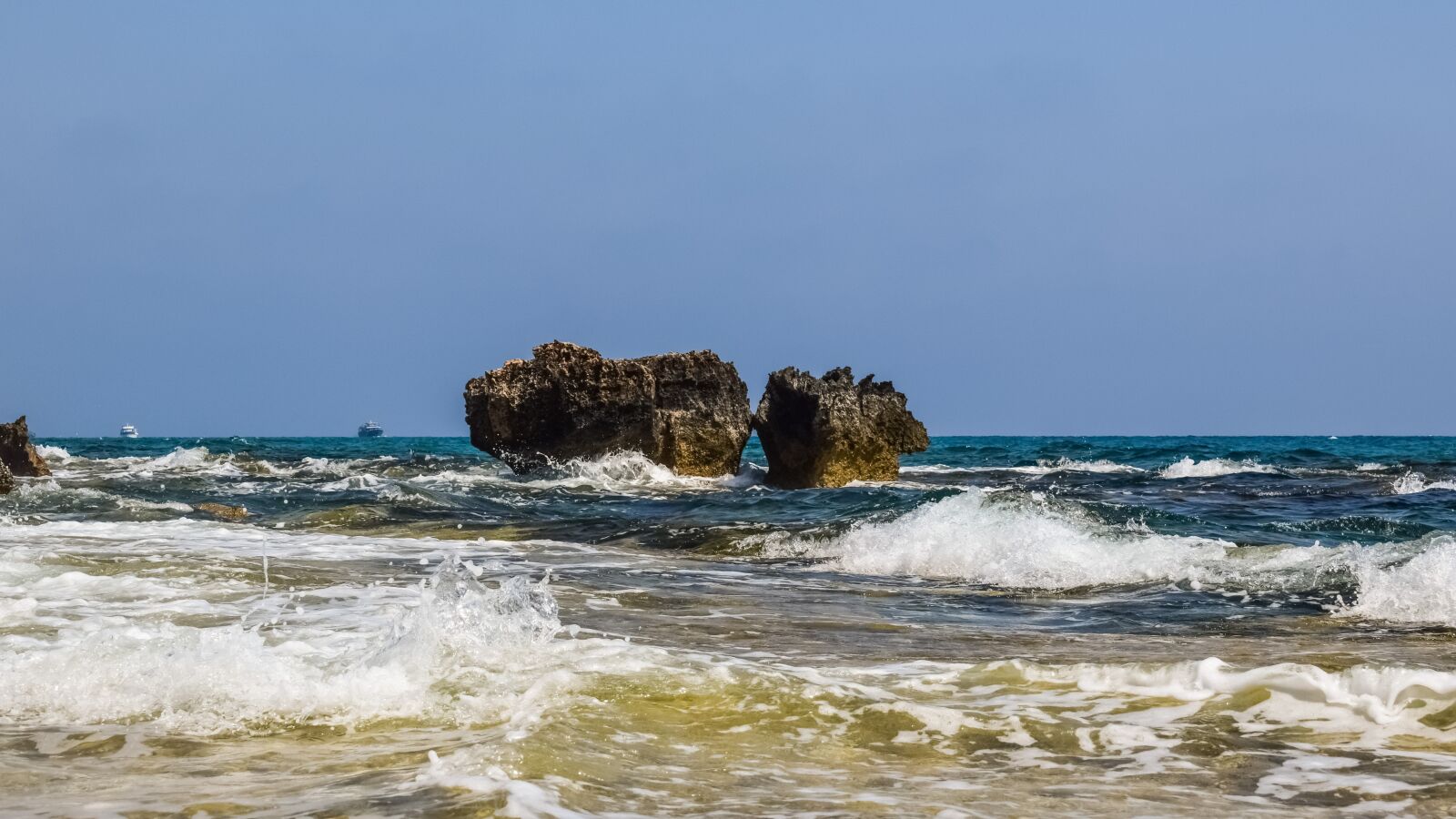 Nikon D3300 sample photo. Rock, rocky coast, sea photography