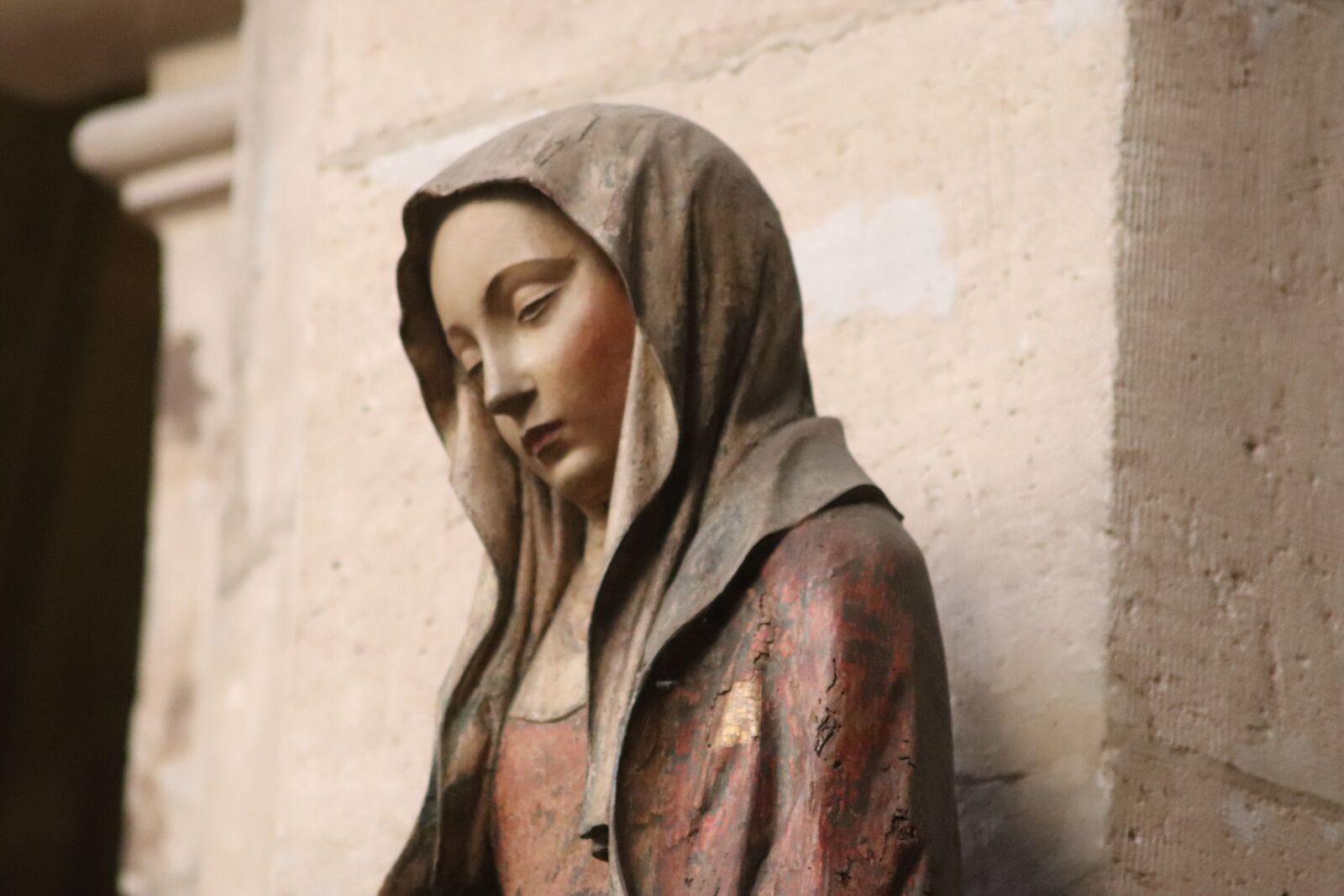 Canon EOS 800D (EOS Rebel T7i / EOS Kiss X9i) sample photo. Sculpture, statue, woman photography