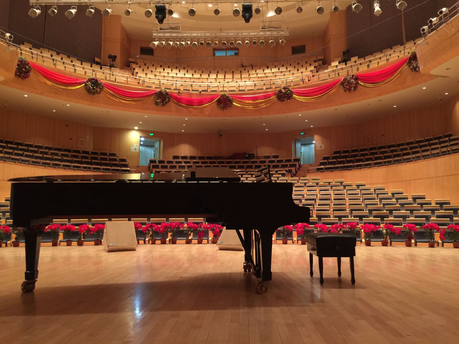 iPhone 6 Plus back camera 4.15mm f/2.2 sample photo. Piano, concert hall, steinway photography