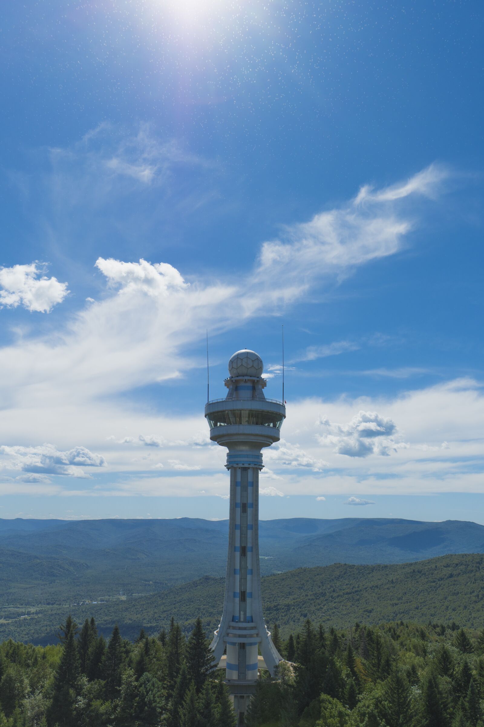 Sony a6300 + Sony E 10-18mm F4 OSS sample photo. Sky, blue, outdoor photography