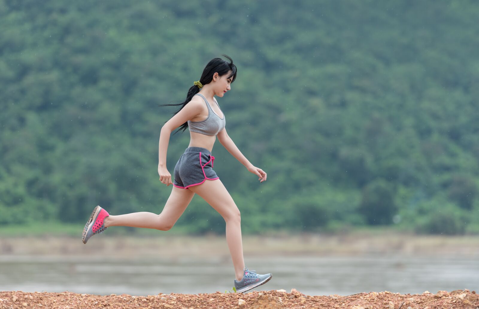 Nikon D810 sample photo. Woman, running, run photography