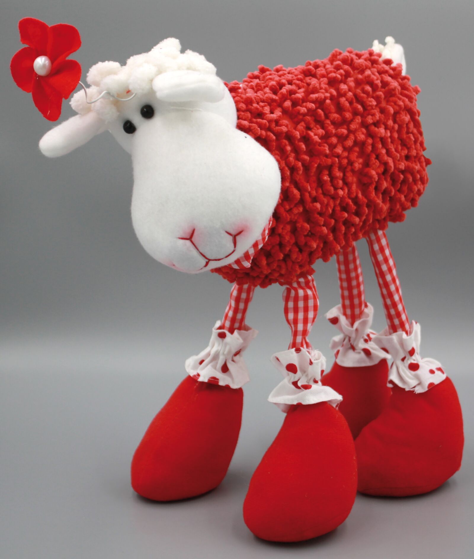 Canon EOS 450D (EOS Rebel XSi / EOS Kiss X2) sample photo. Toys, sheep, funny photography