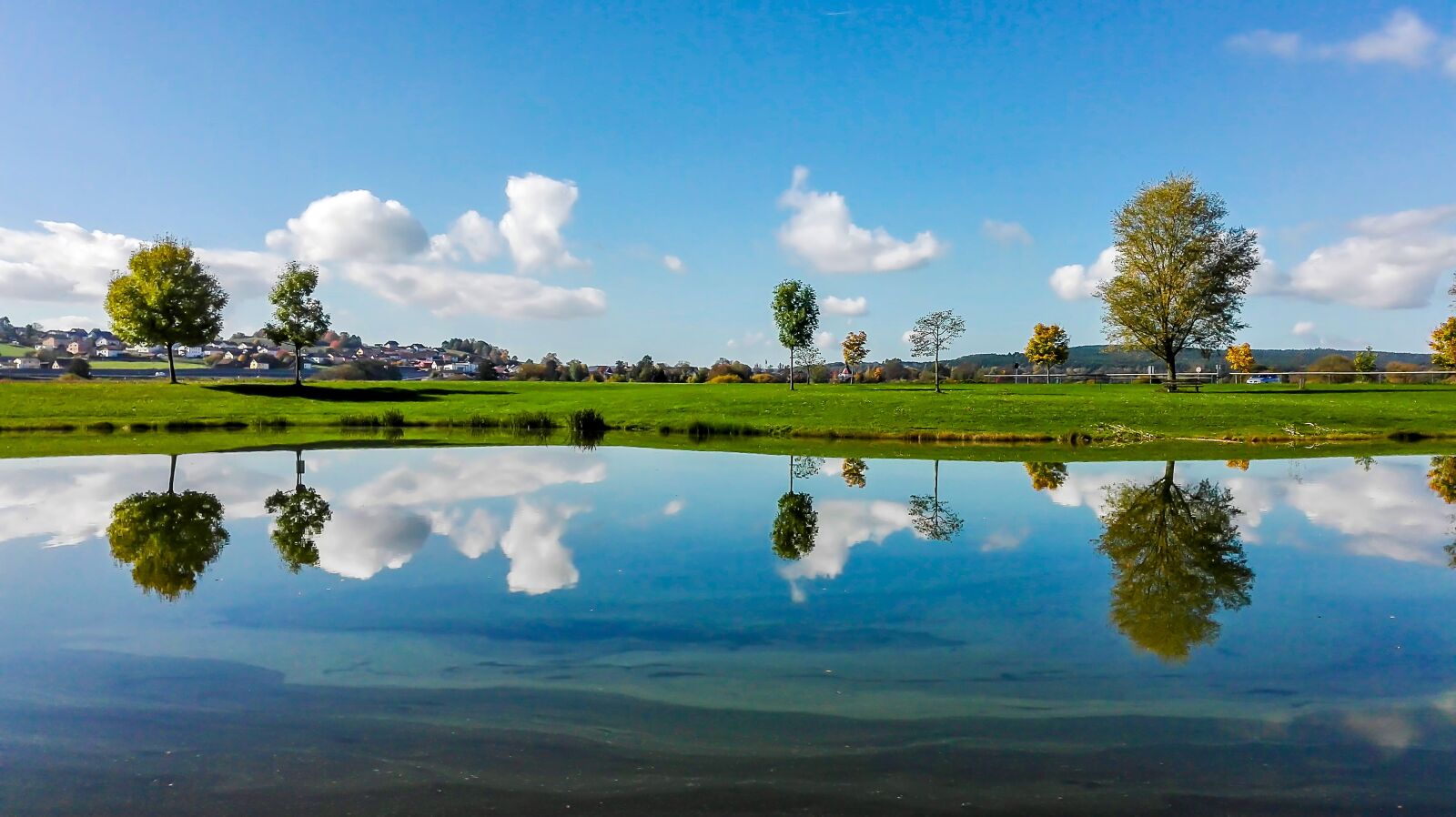 HUAWEI P8 Lite sample photo. Pond, autumn, still photography