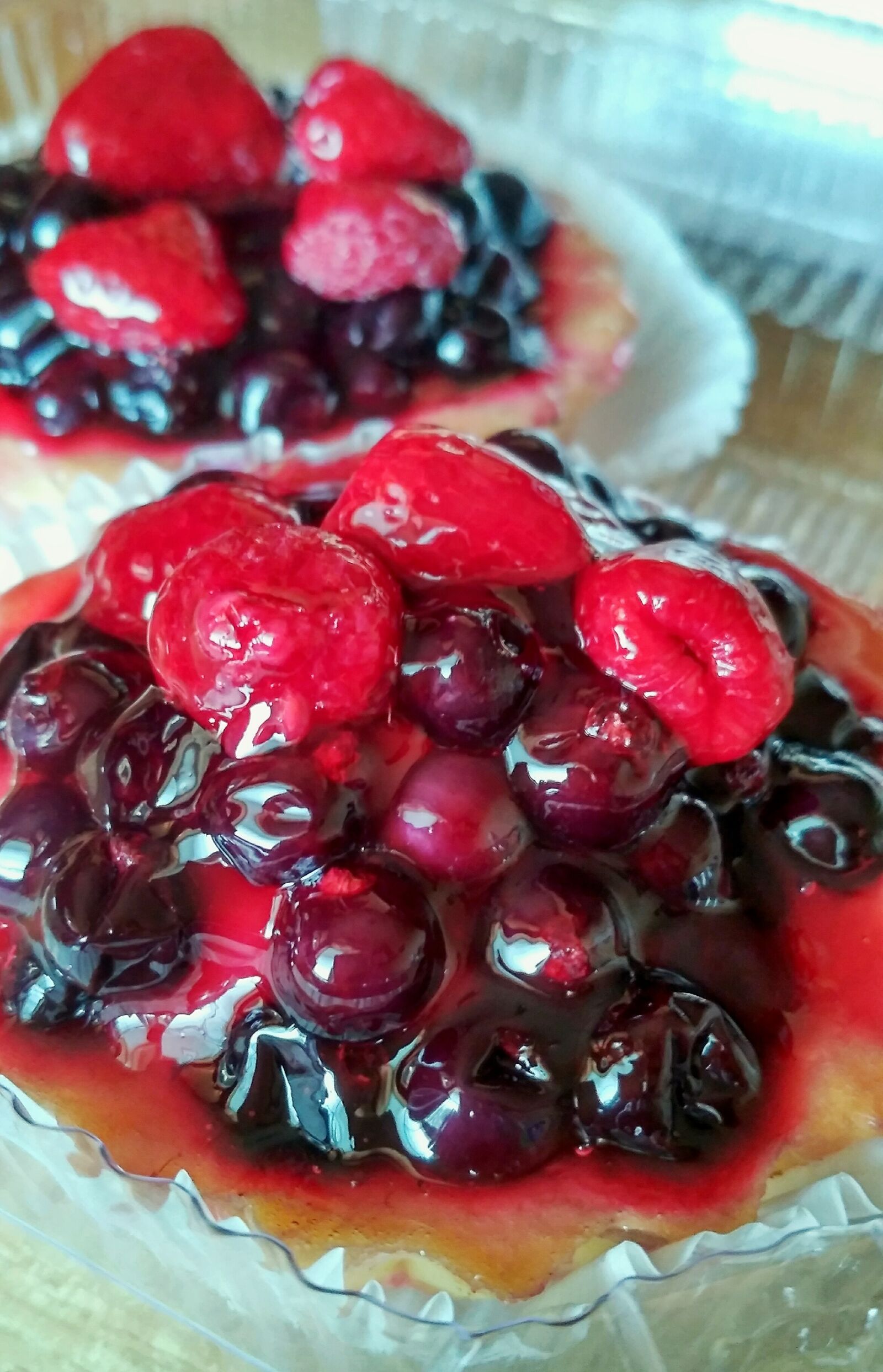Xiaomi Redmi 3X sample photo. Food, cake, raspberry cupcake photography