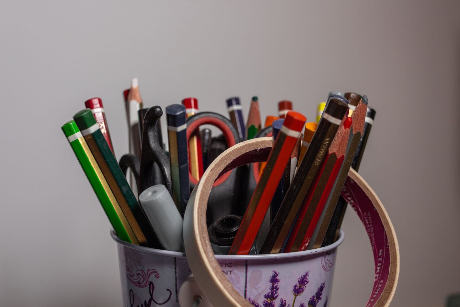 ZEISS Milvus 35mm F1.4 sample photo. Pencil, pencils, school photography