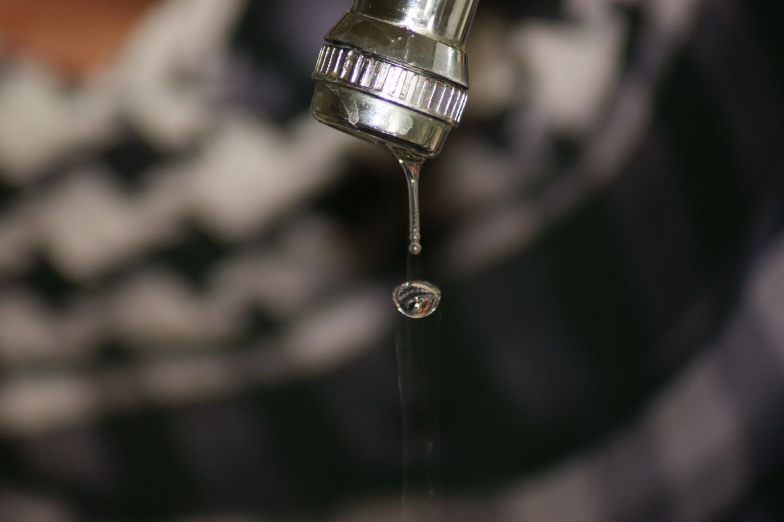 Sony Alpha DSLR-A390 sample photo. Drop, of, water photography
