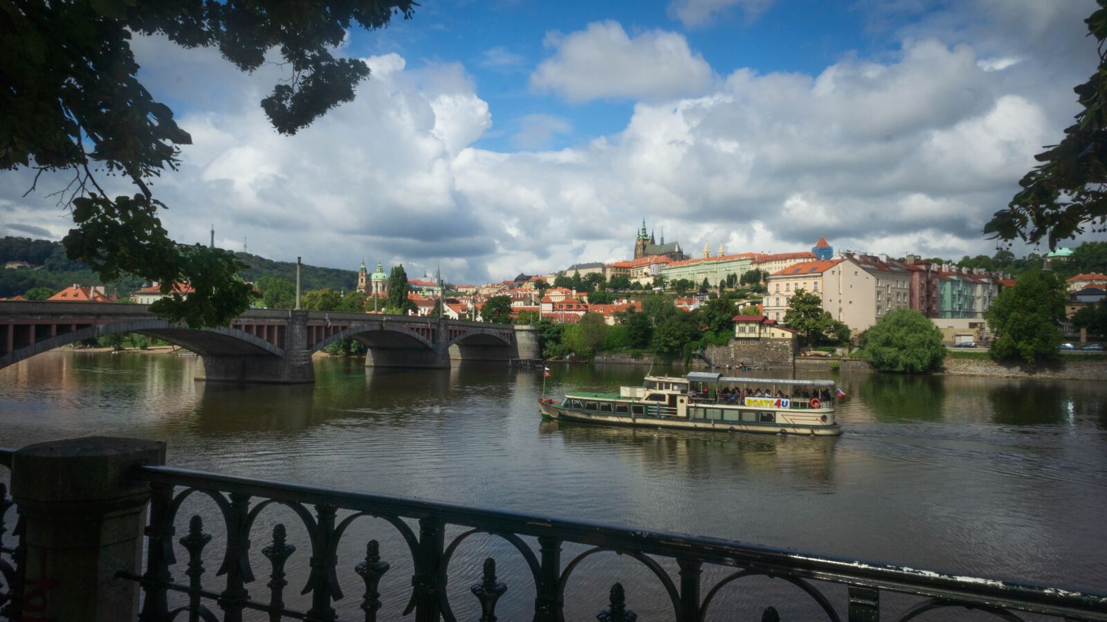 Sony E 16mm F2.8 sample photo. Prague, architecture, europe photography