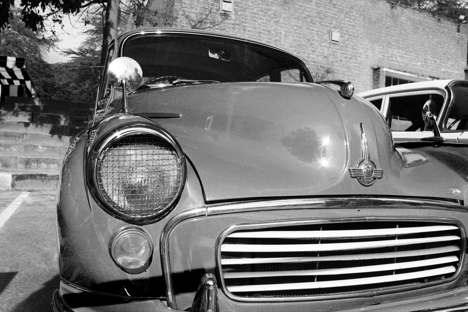 Canon EOS 1300D (EOS Rebel T6 / EOS Kiss X80) sample photo. Car, black ad white photography