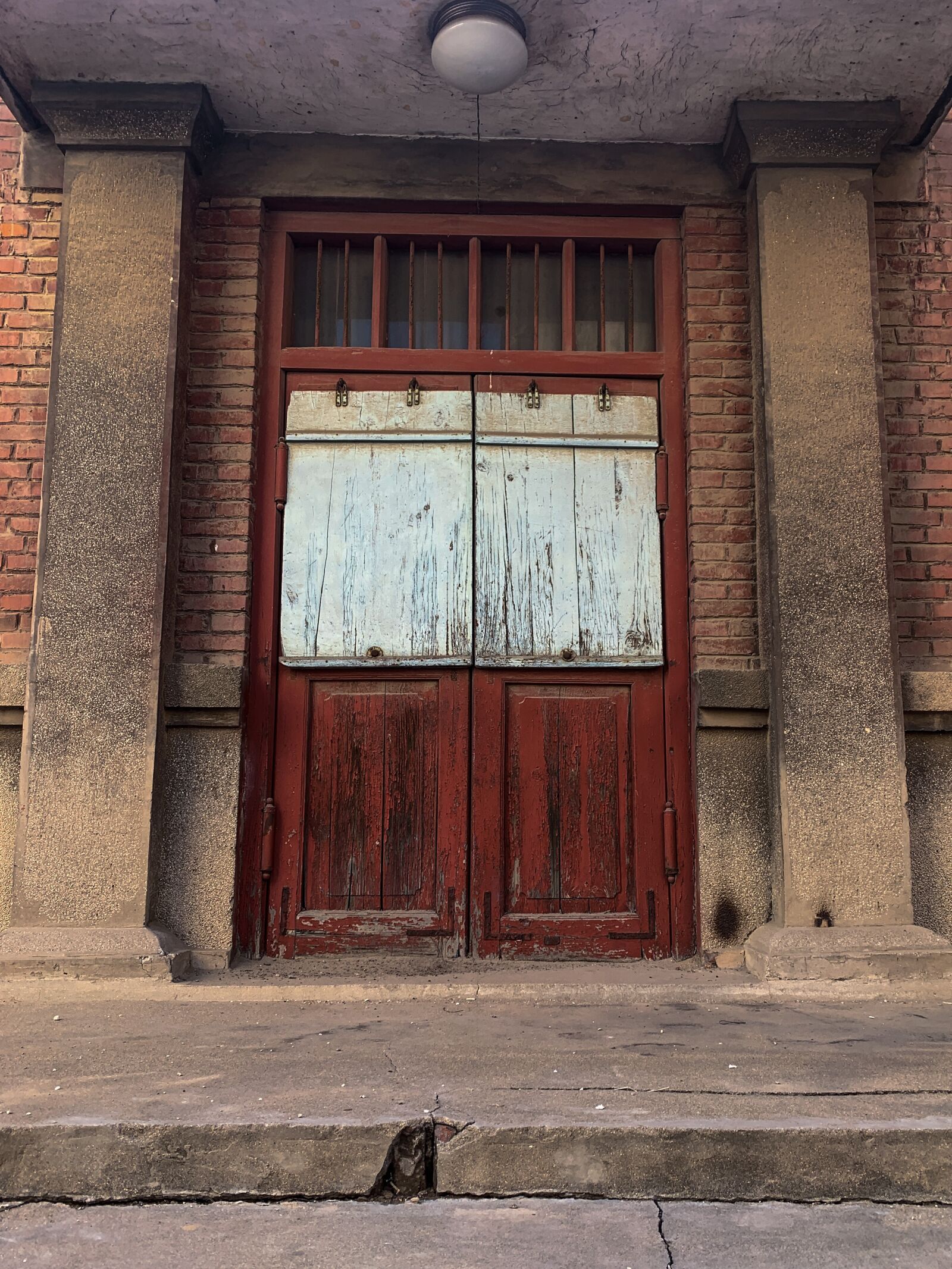 Apple iPhone XR sample photo. Old buildings, gray, old photography