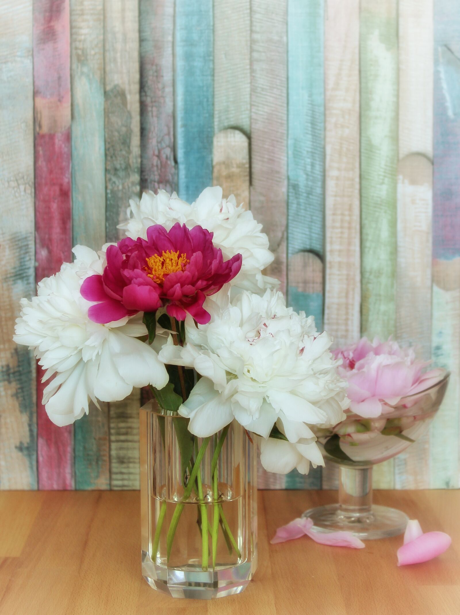 Canon EOS 1300D (EOS Rebel T6 / EOS Kiss X80) sample photo. Peony, peony bouquet, flowers photography