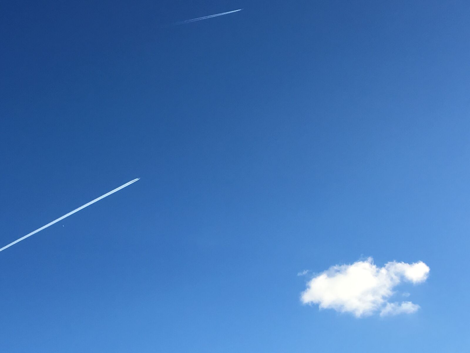 iPhone 6s back camera 4.15mm f/2.2 sample photo. Aircraft, airplane, aviation, cloud photography