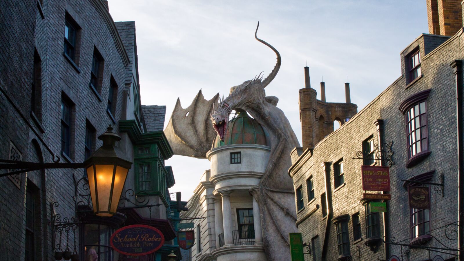 Canon EOS 1100D (EOS Rebel T3 / EOS Kiss X50) sample photo. Universal studios, harry potter photography