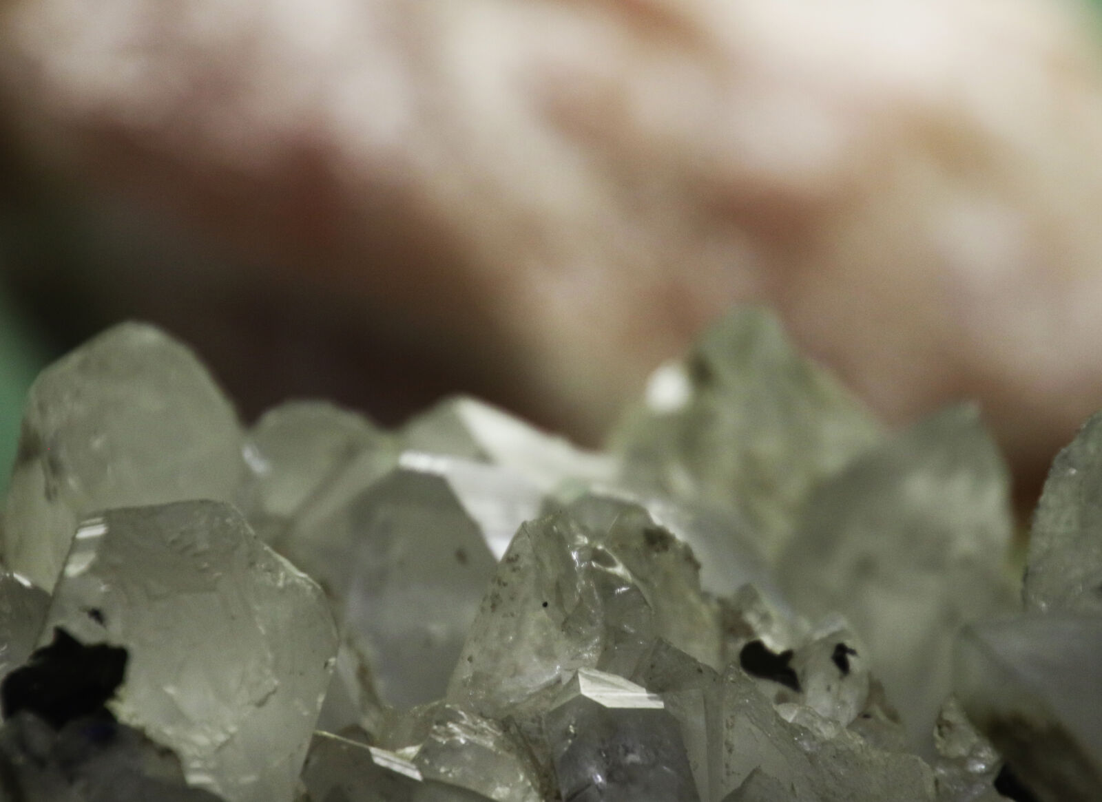 Canon EOS 7D Mark II sample photo. Background, crystals, earth, jewellery photography