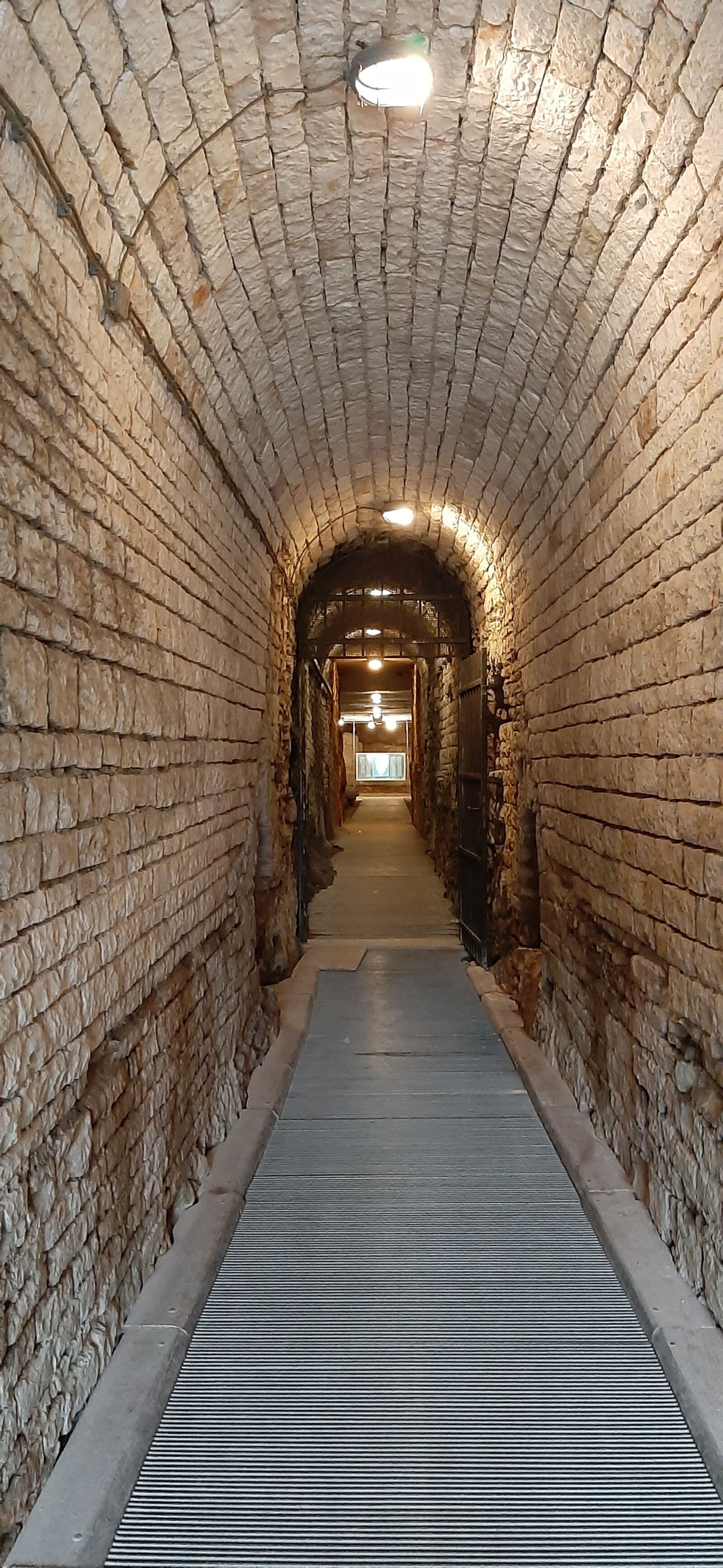 Samsung Galaxy A50 sample photo. Corridor, hallway, alley photography
