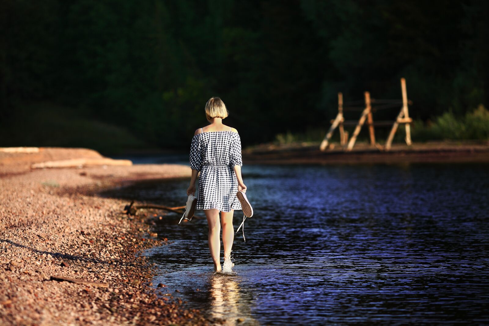 Canon EOS 5D Mark II sample photo. Girl, water, bay photography