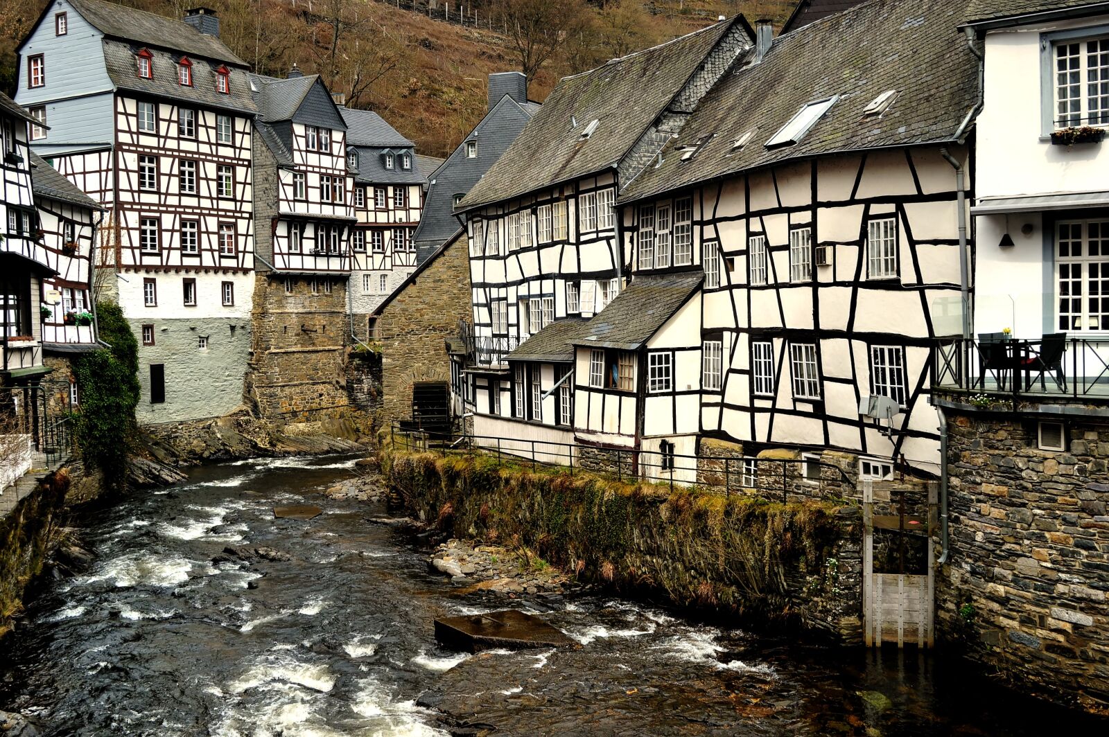 Nikon D3200 sample photo. Monschau, half-timbered houses, timber-framed photography